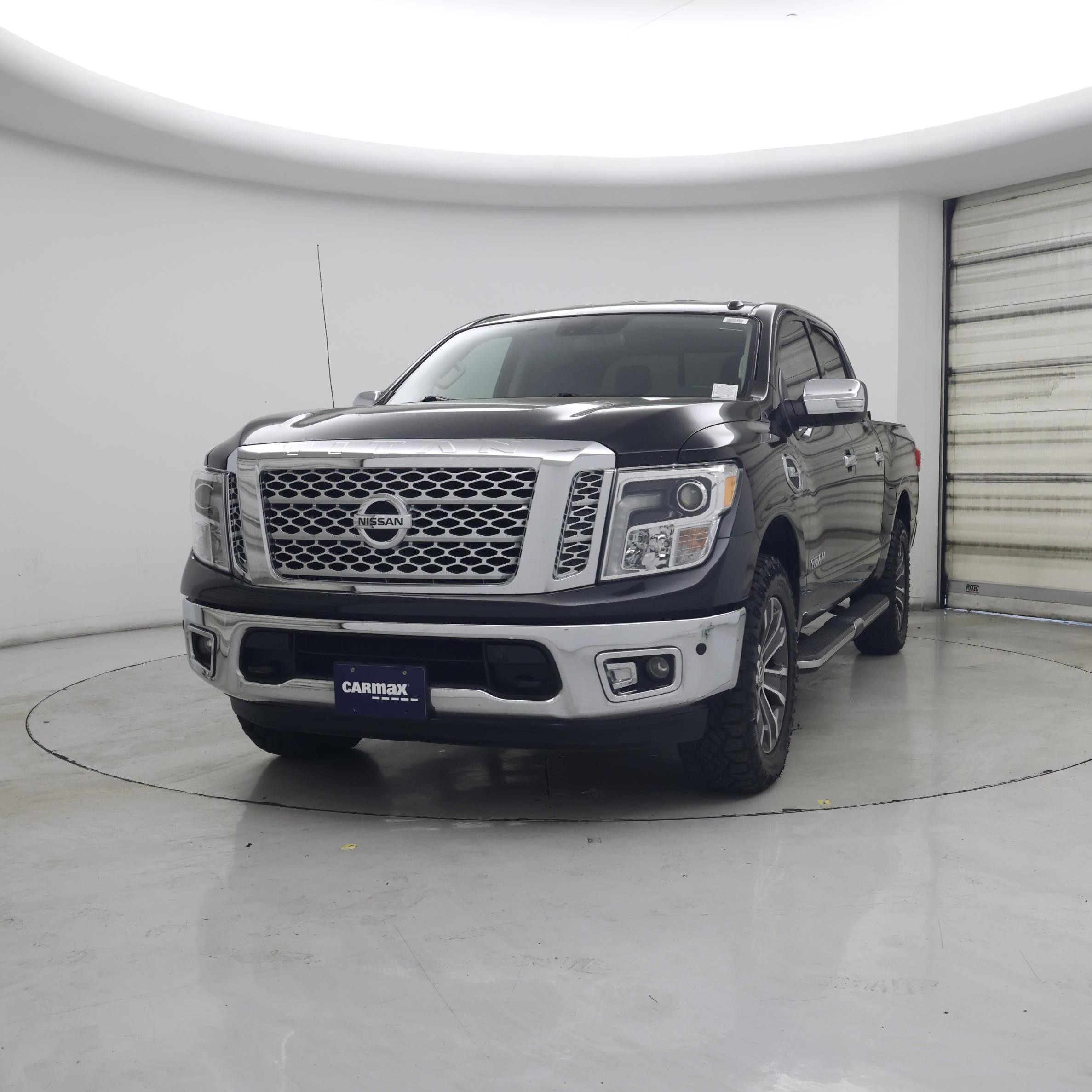 Thumbnail: 2017 Nissan Titan - 4