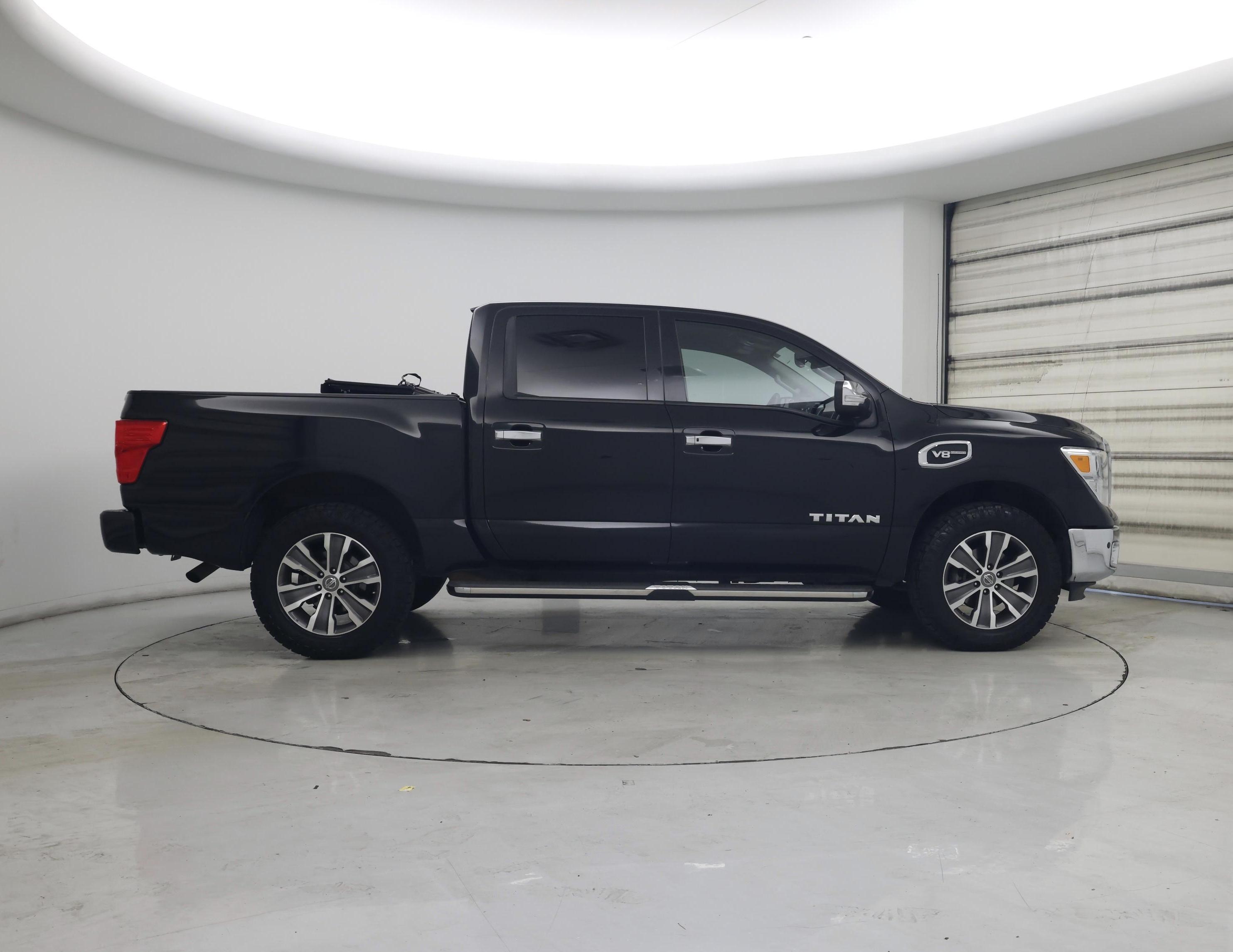 Thumbnail: 2017 Nissan Titan - 7