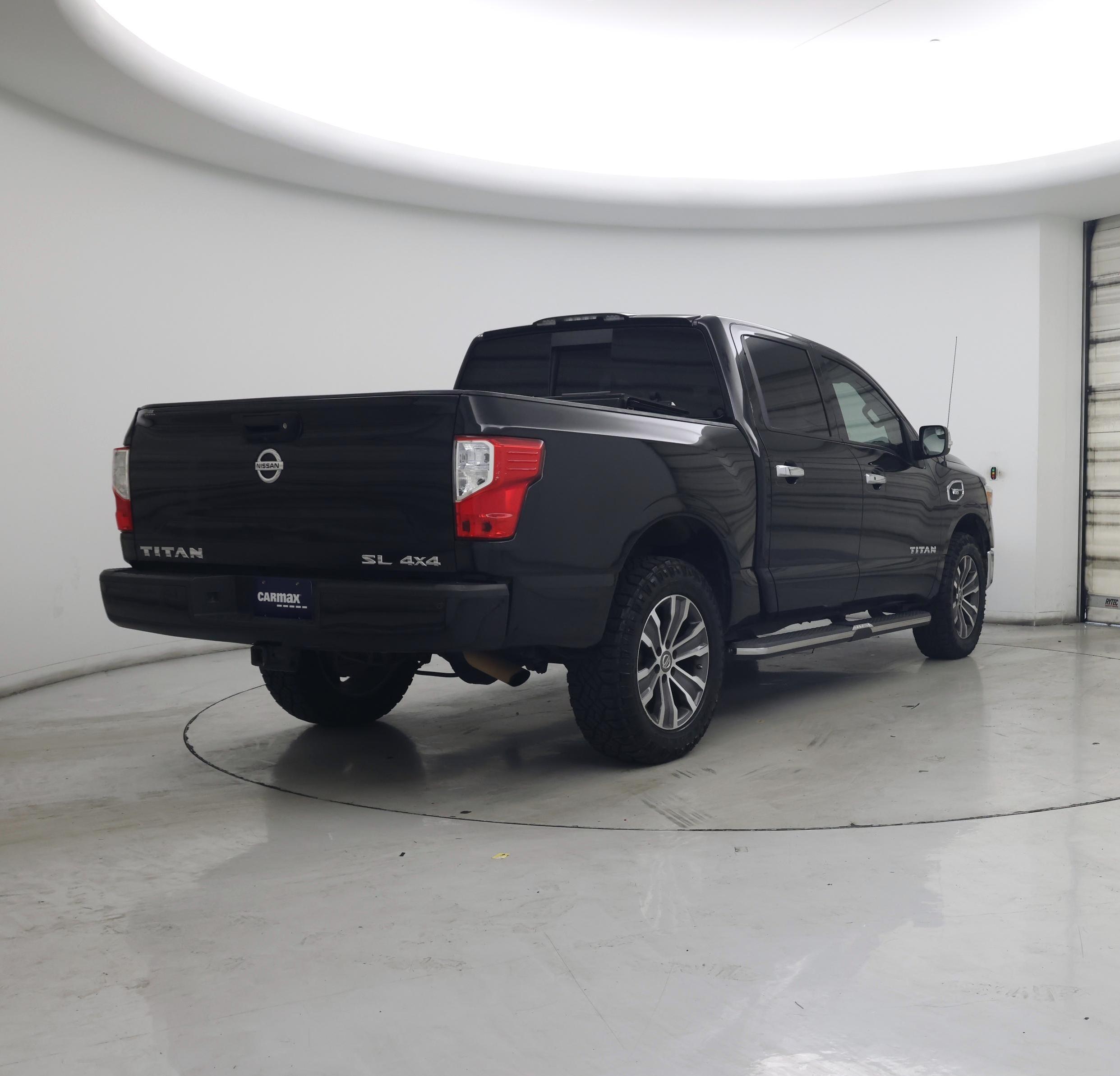 Thumbnail: 2017 Nissan Titan - 8
