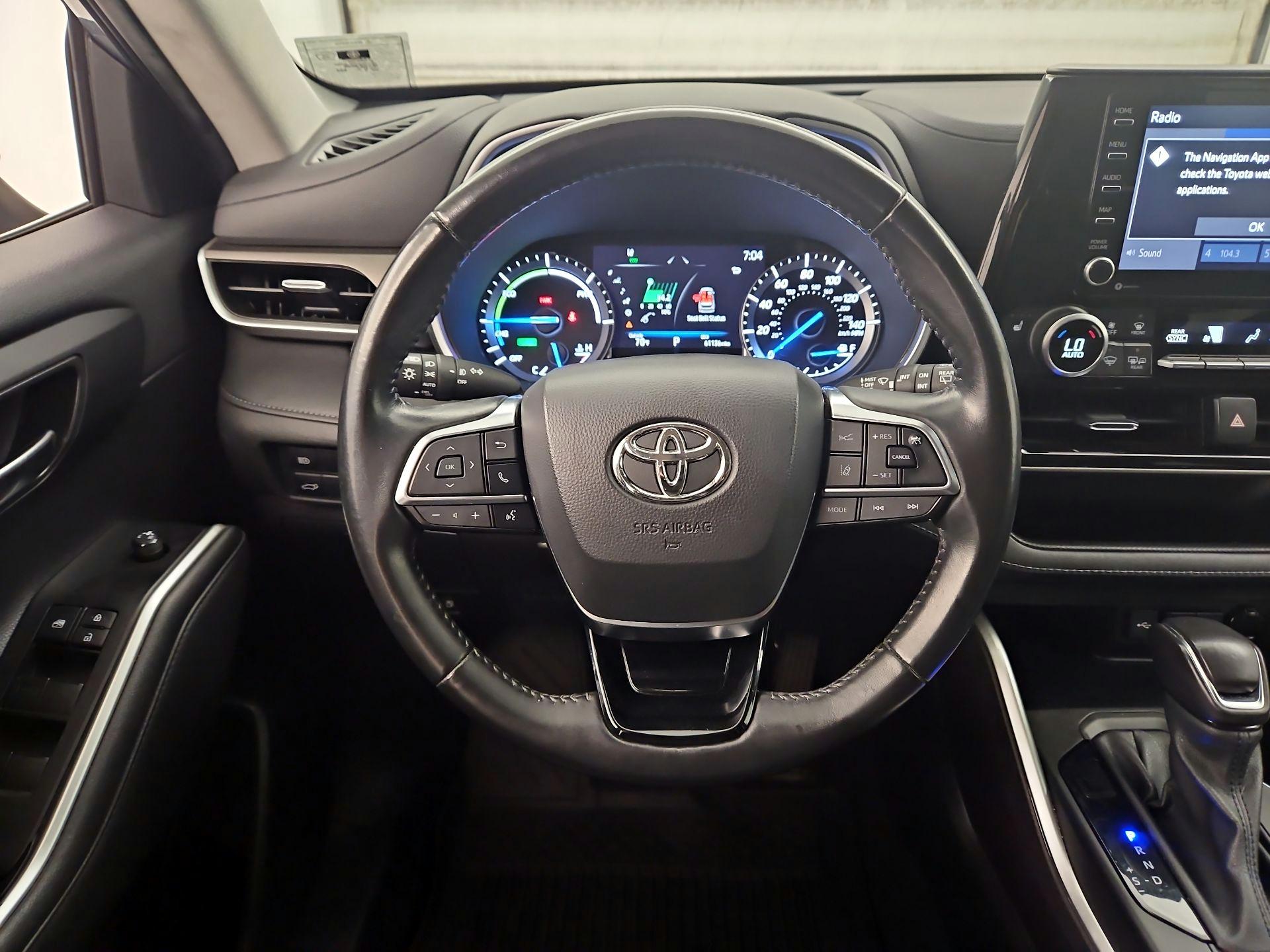 Thumbnail: 2021 Toyota Highlander - 10