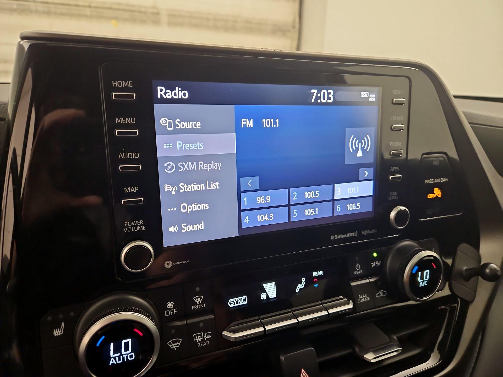 Thumbnail: 2021 Toyota Highlander - 16