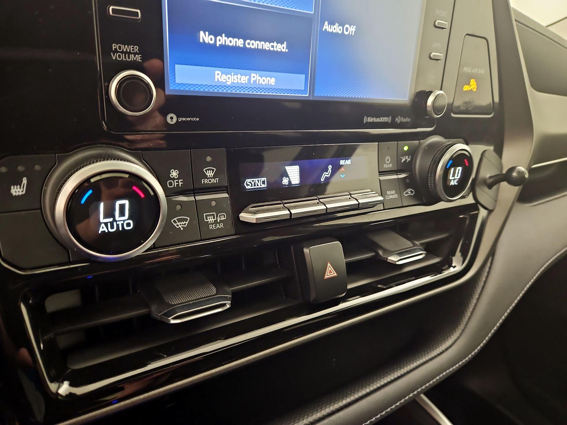 Thumbnail: 2021 Toyota Highlander - 17