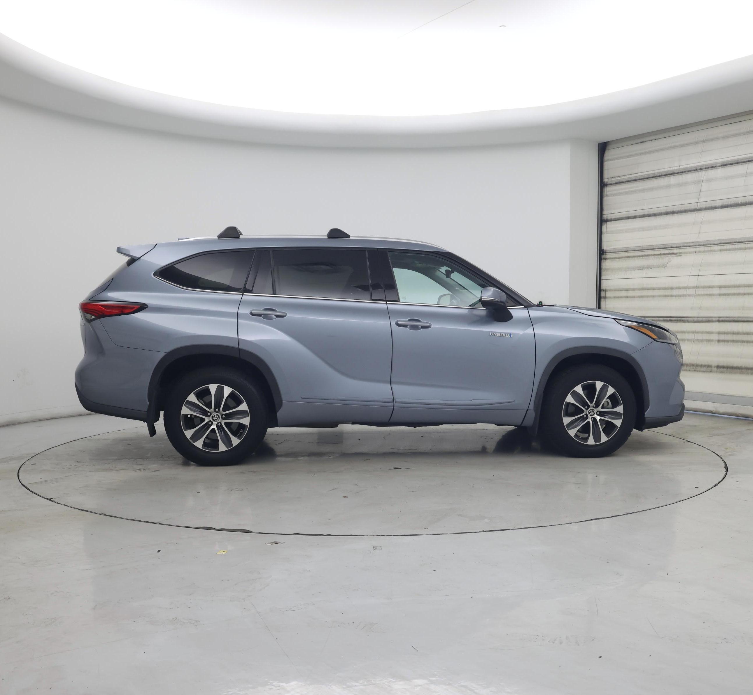 Thumbnail: 2021 Toyota Highlander - 7