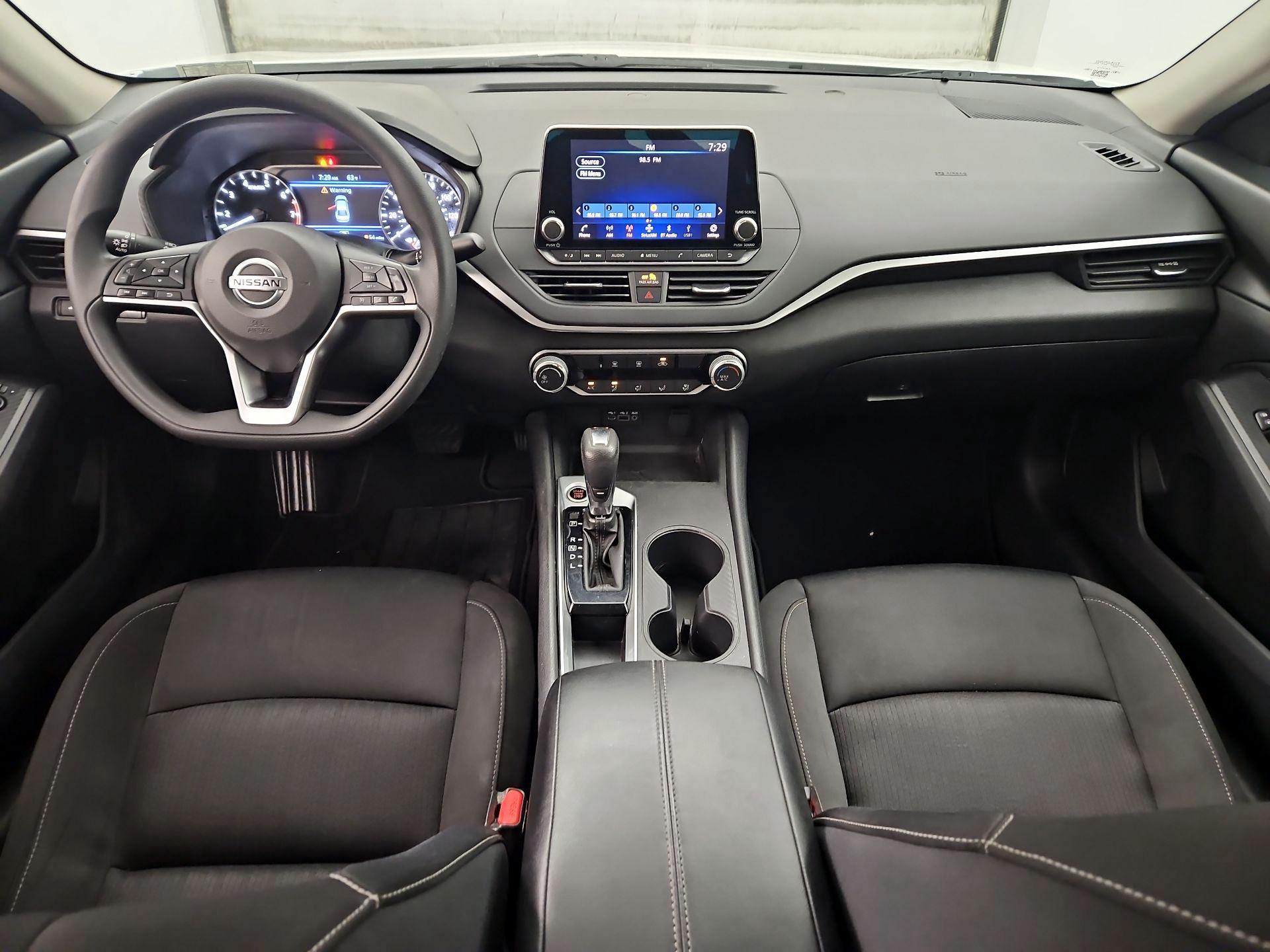 Thumbnail: 2020 Nissan Altima - 9