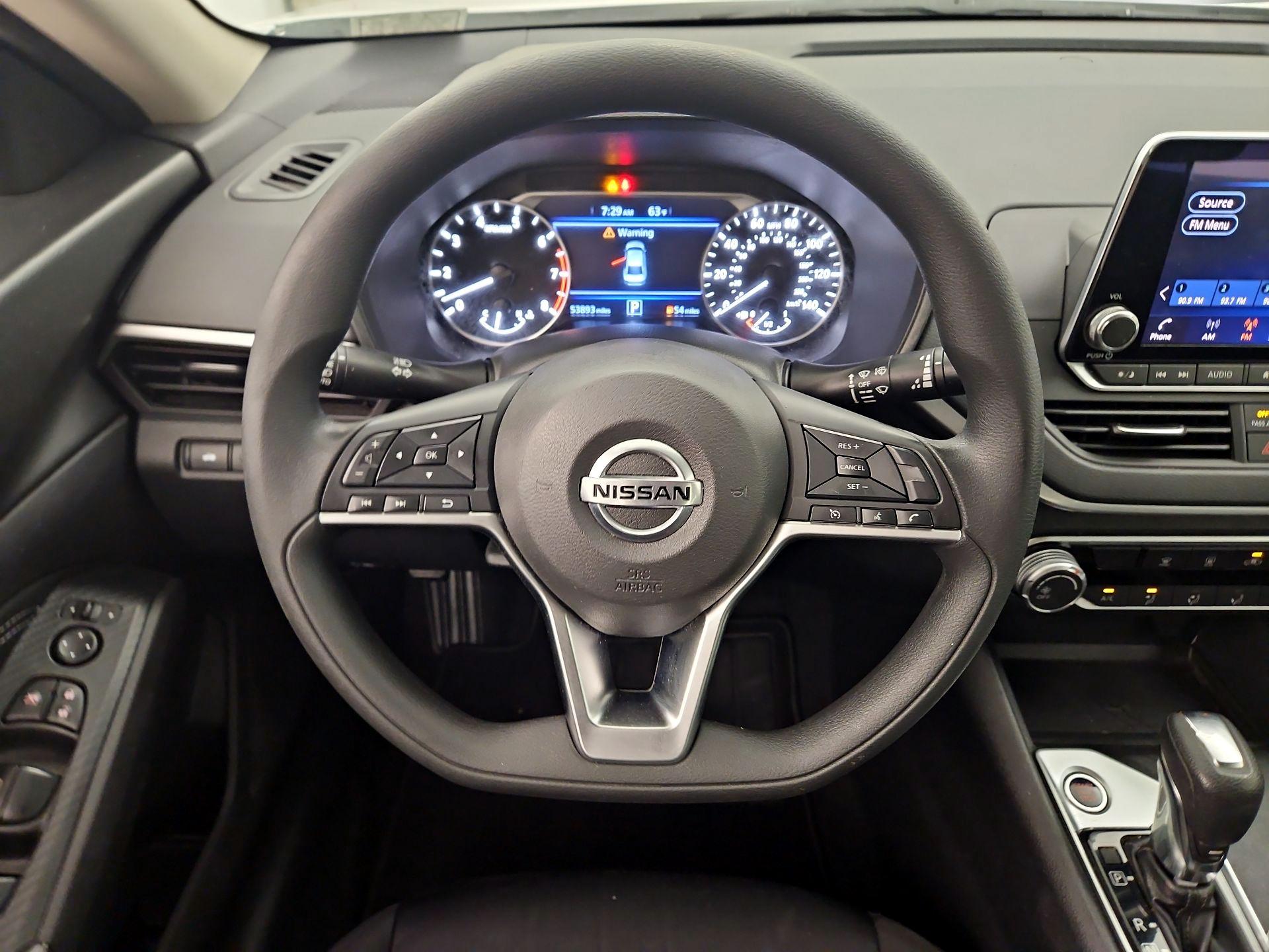 Thumbnail: 2020 Nissan Altima - 10