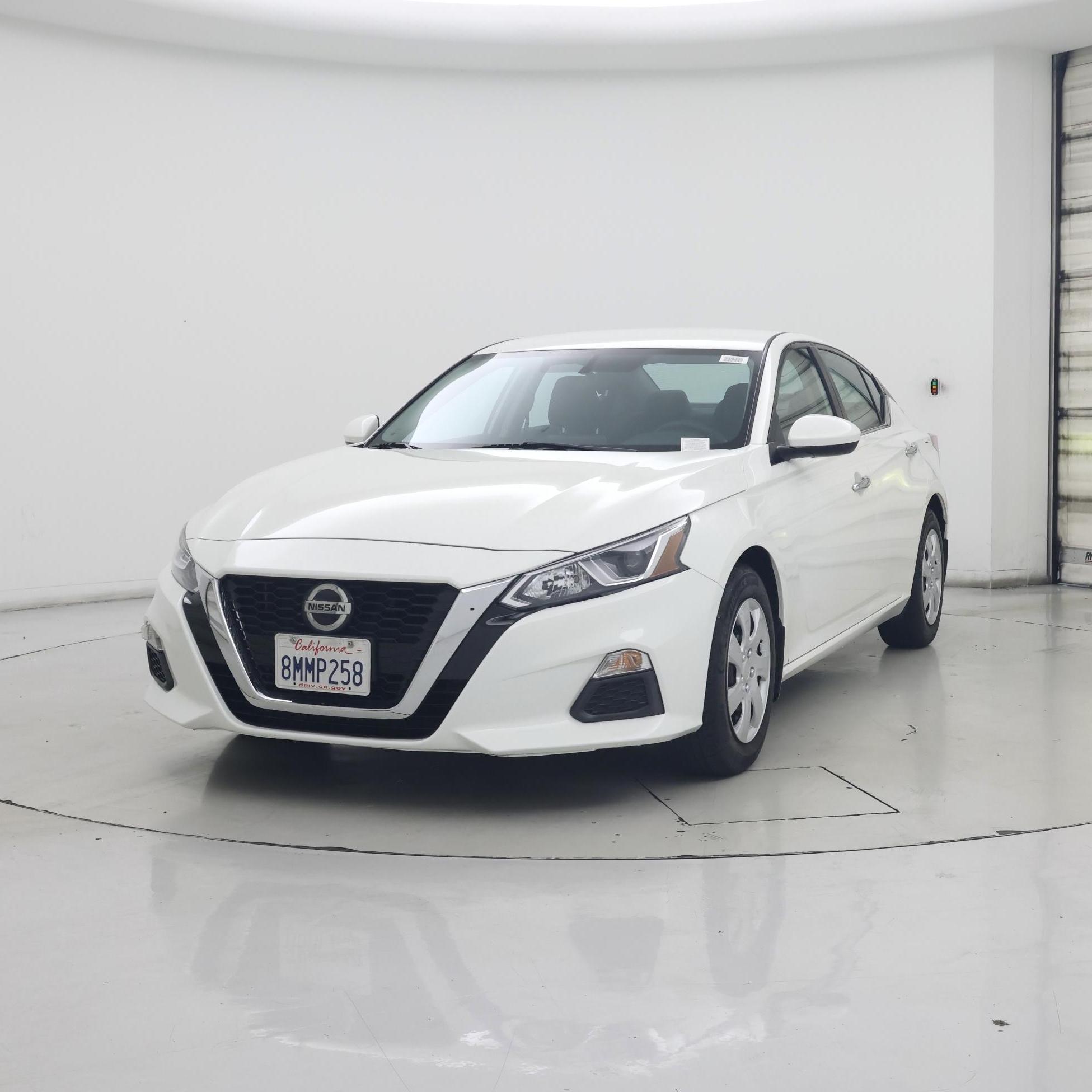 Thumbnail: 2020 Nissan Altima - 4