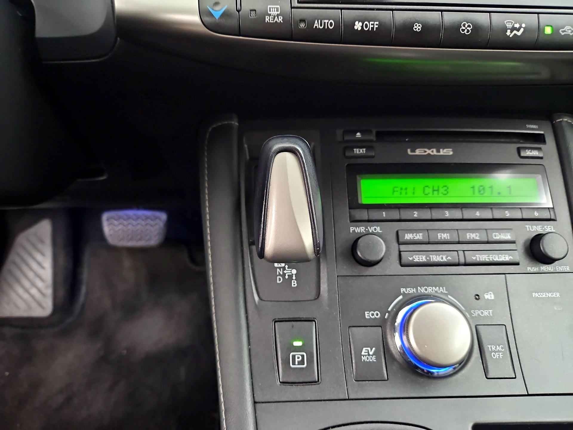 Thumbnail: 2016 Lexus CT - 16