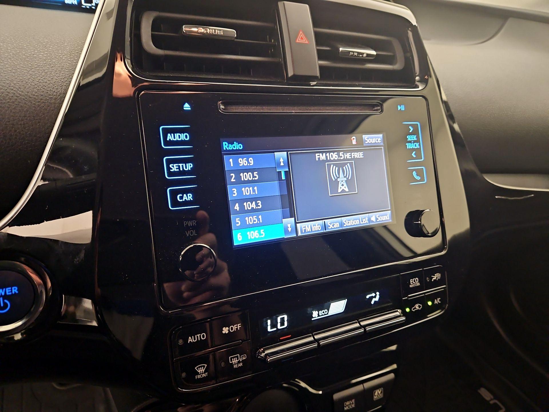 Thumbnail: 2019 Toyota Prius - 15