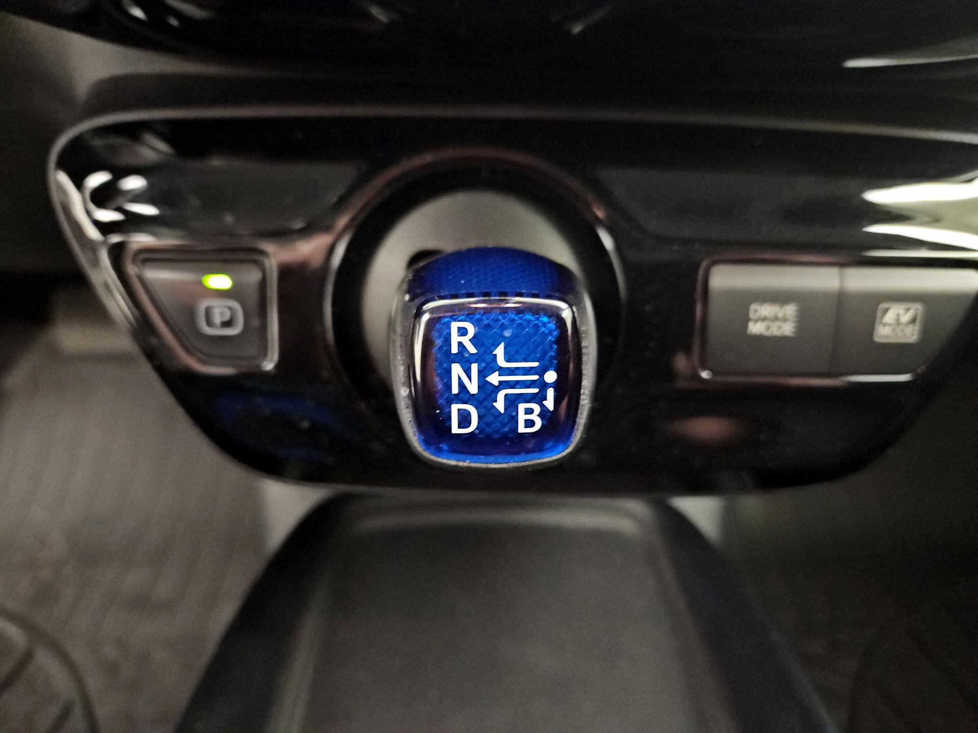 Thumbnail: 2019 Toyota Prius - 17