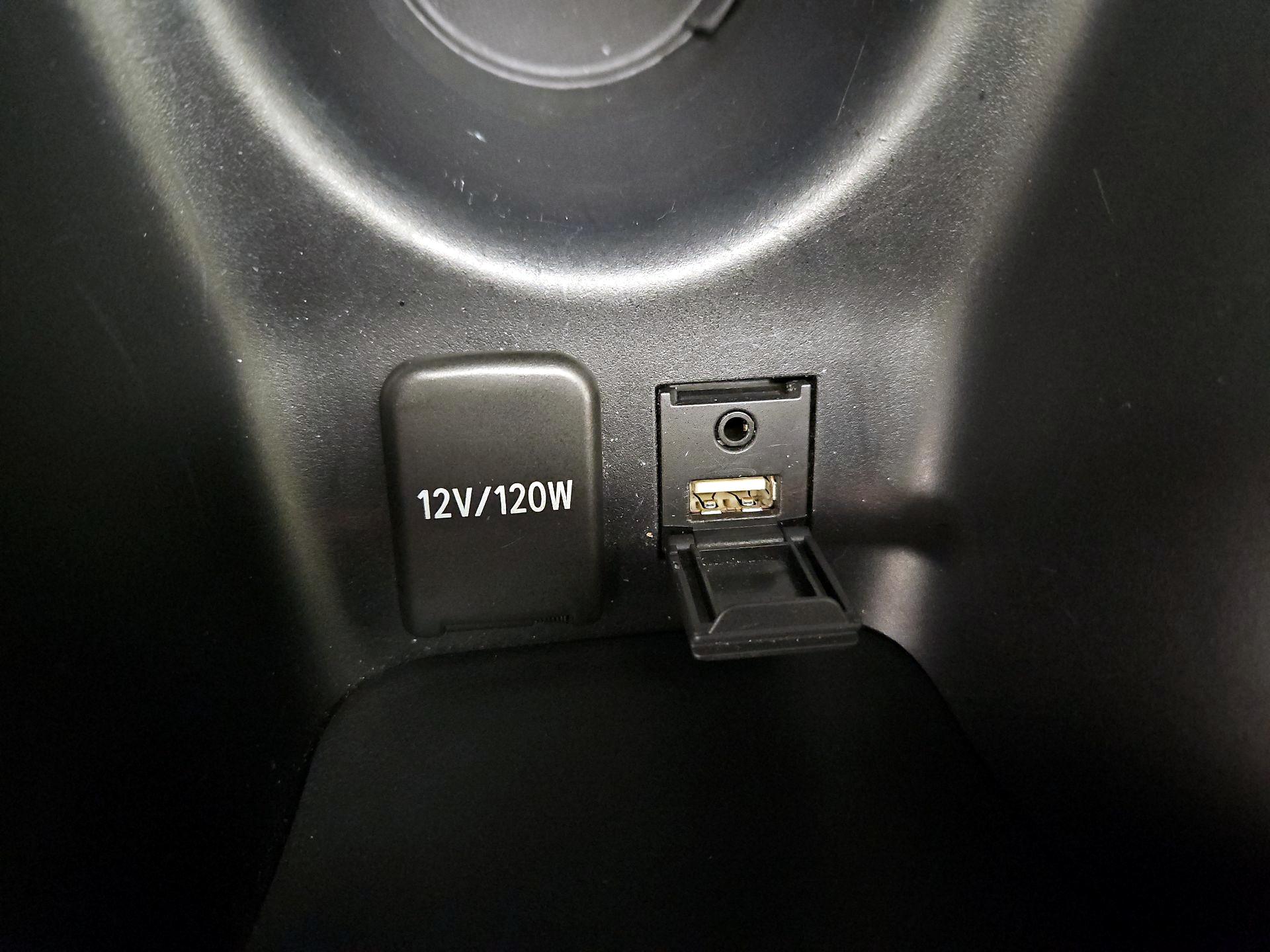 Thumbnail: 2019 Toyota Prius - 18