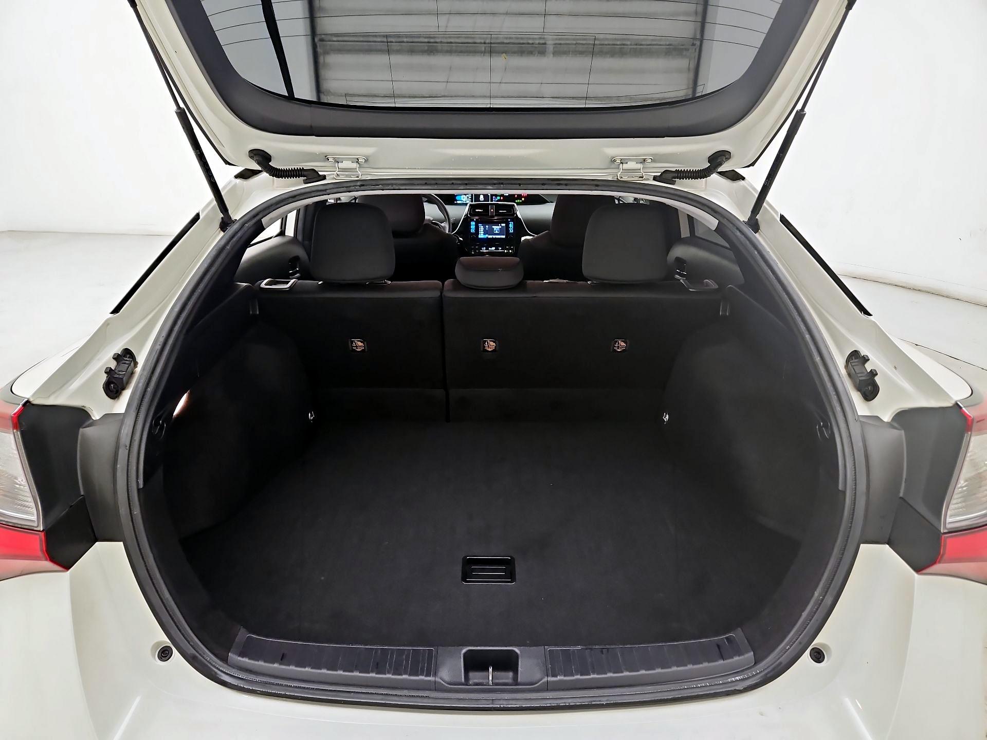 Thumbnail: 2019 Toyota Prius - 20