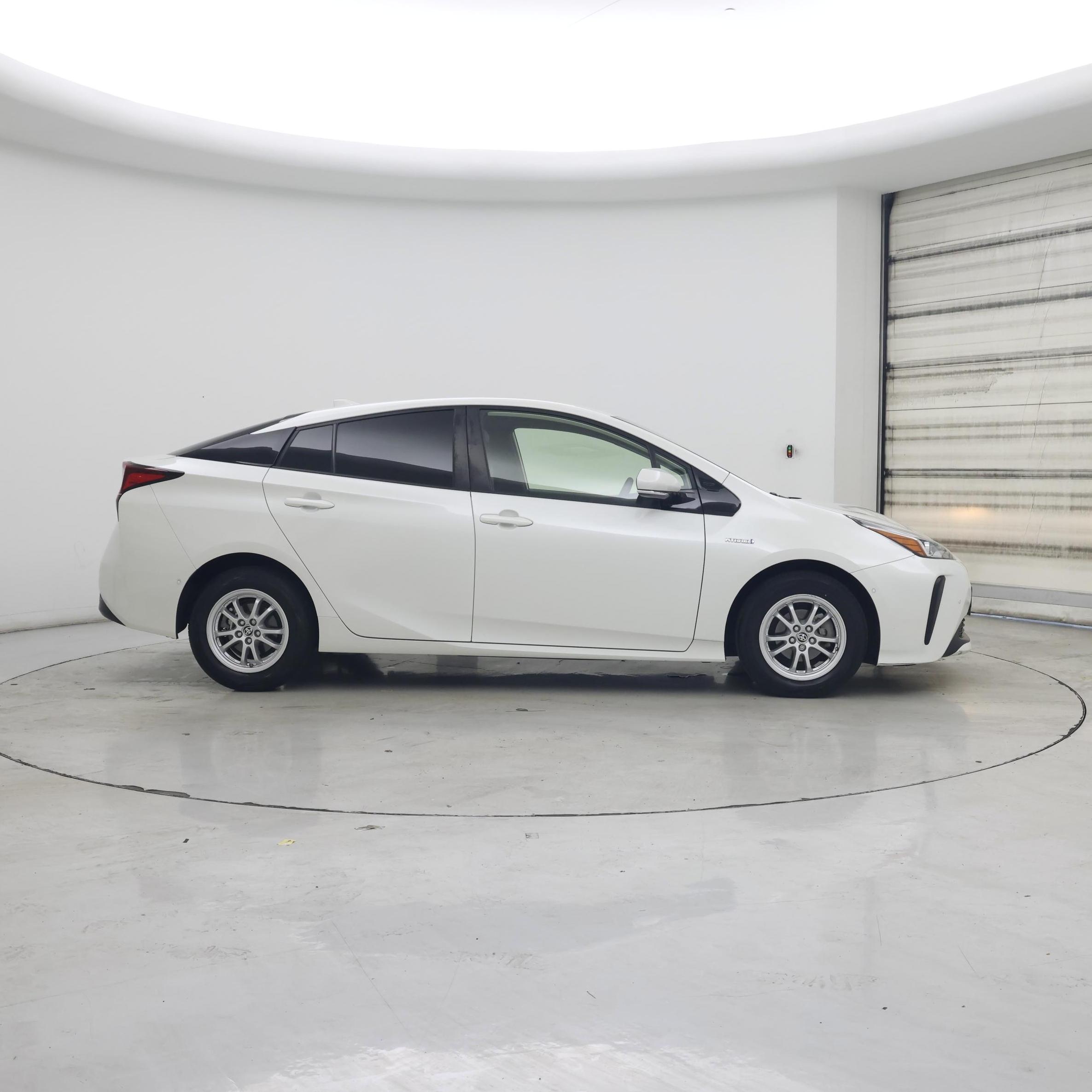 Thumbnail: 2019 Toyota Prius - 7