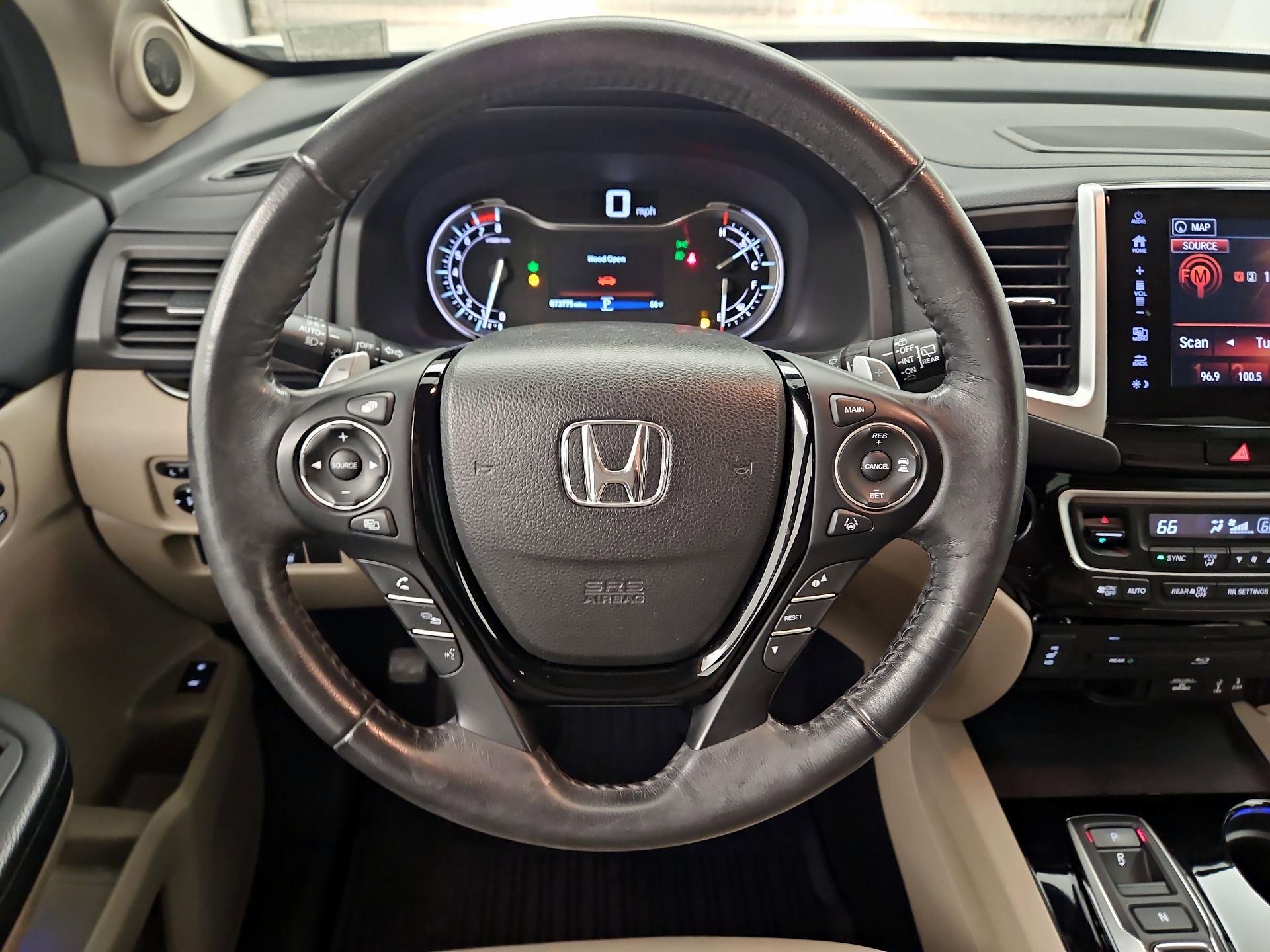 Thumbnail: 2017 Honda Pilot - 10