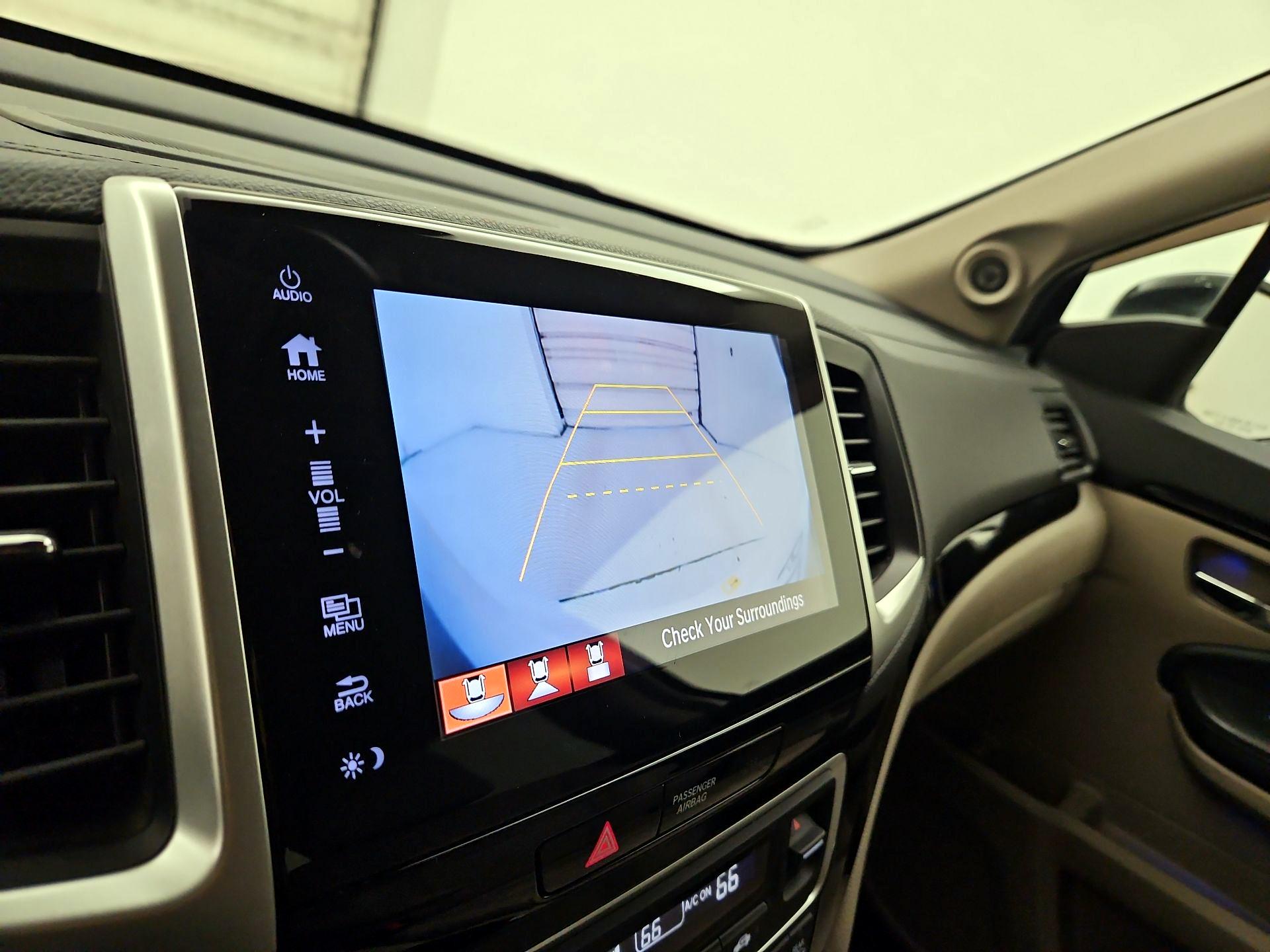 Thumbnail: 2017 Honda Pilot - 14
