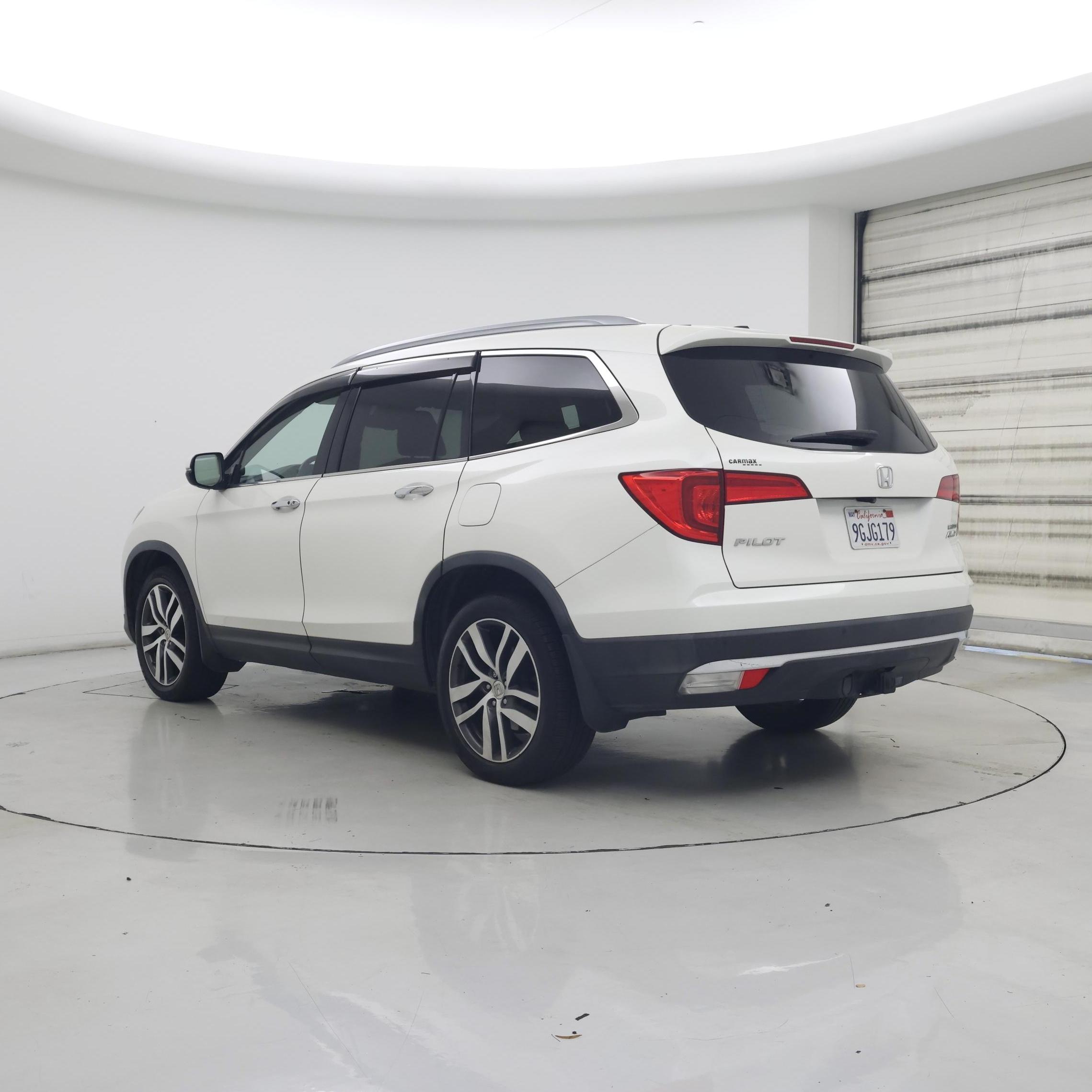 Thumbnail: 2017 Honda Pilot - 2