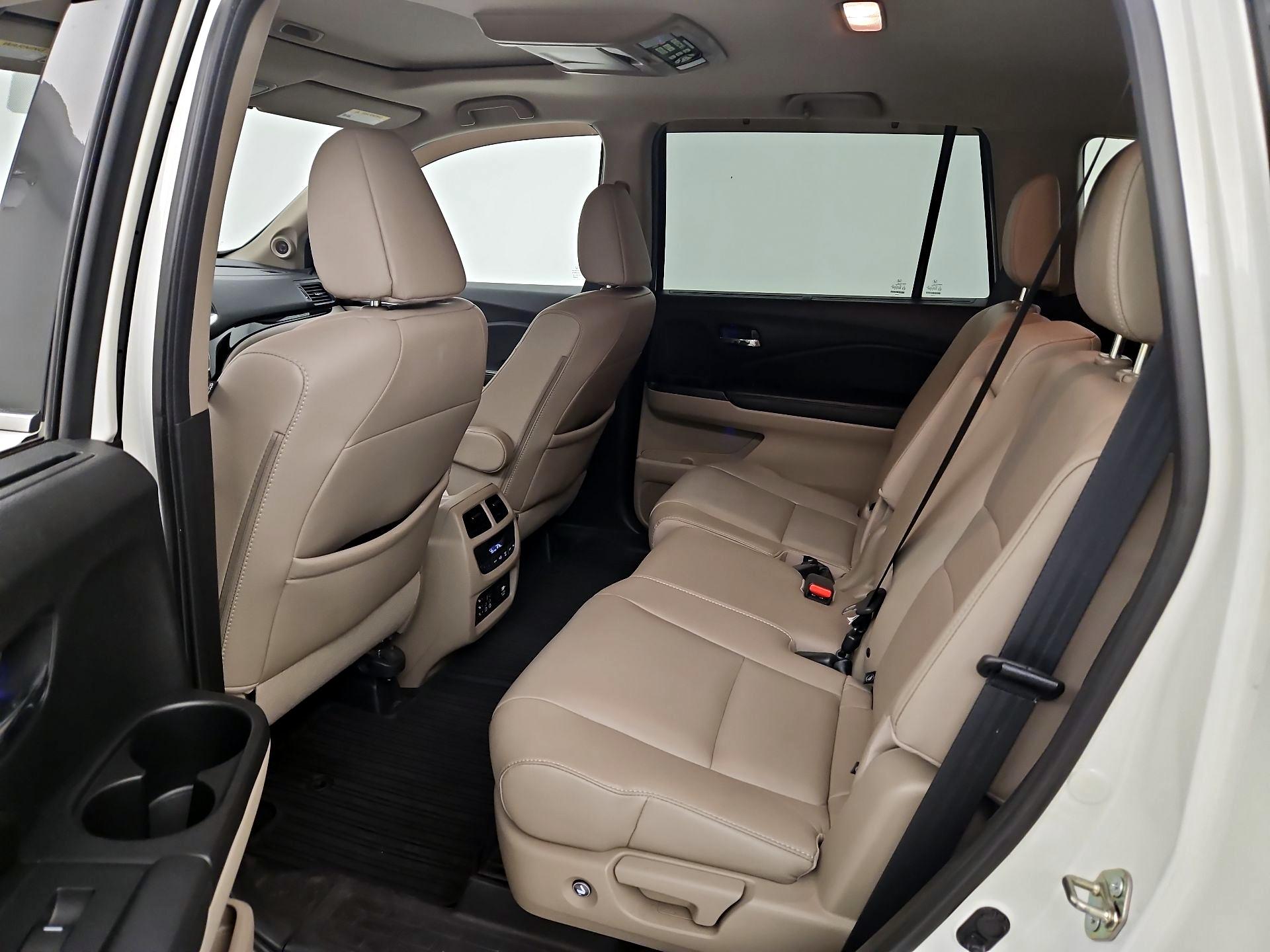 Thumbnail: 2017 Honda Pilot - 20