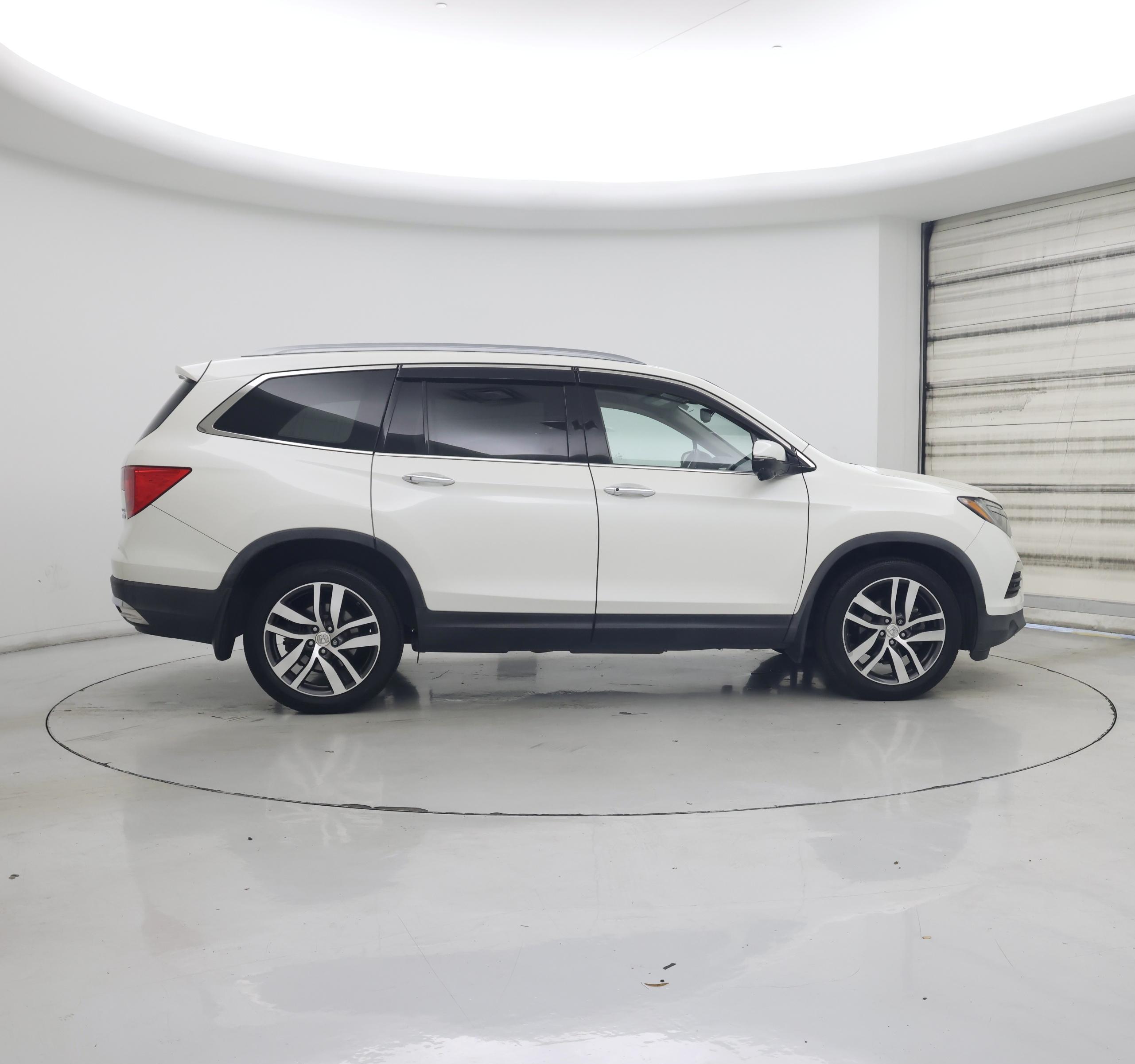 Thumbnail: 2017 Honda Pilot - 7