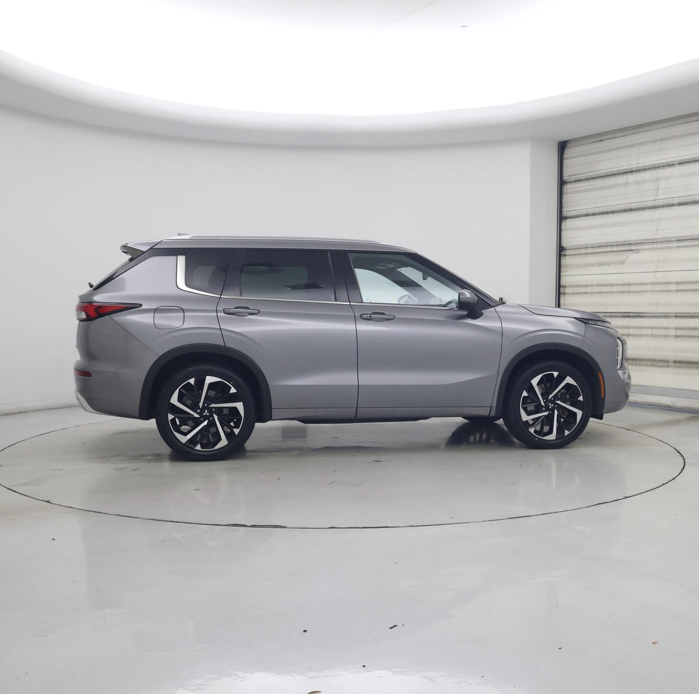 Thumbnail: 2022 Mitsubishi Outlander - 7