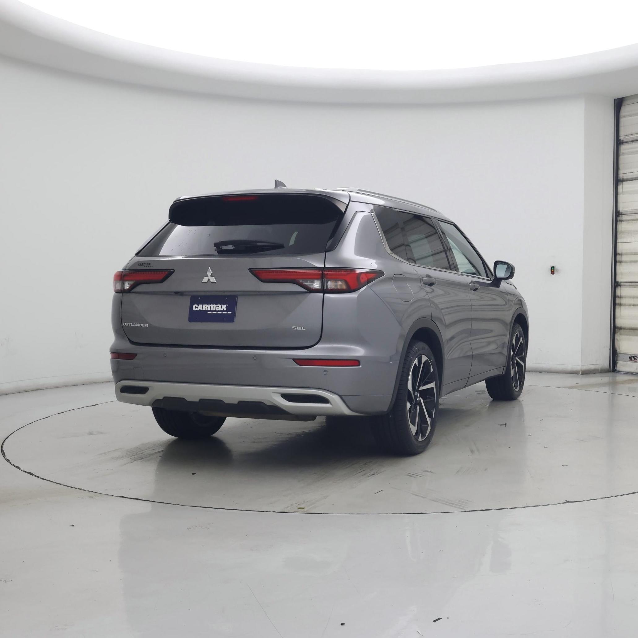 Thumbnail: 2022 Mitsubishi Outlander - 8