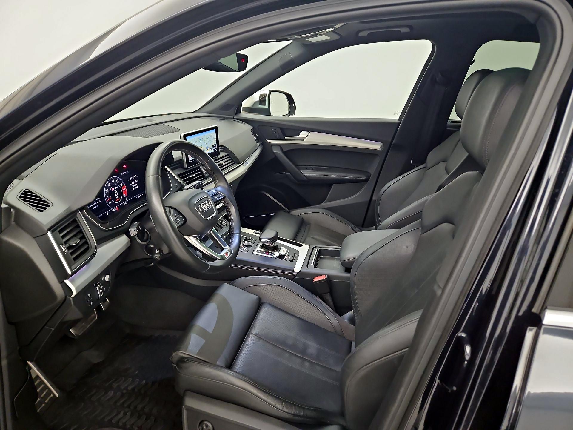 Thumbnail: 2018 Audi SQ5 - 11
