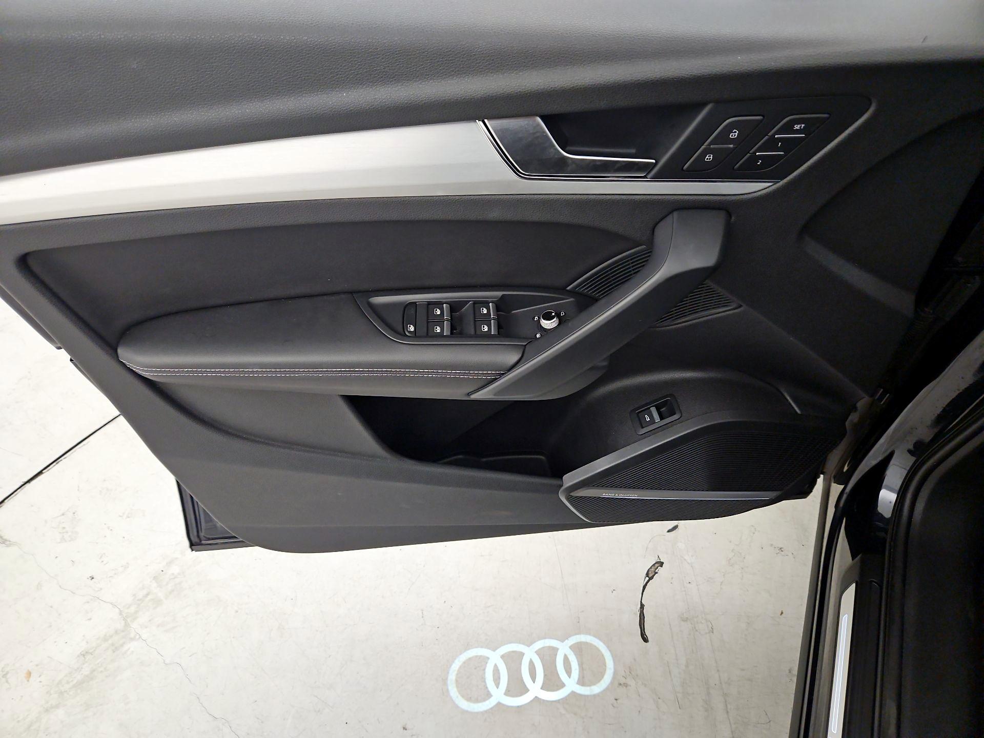 Thumbnail: 2018 Audi SQ5 - 12