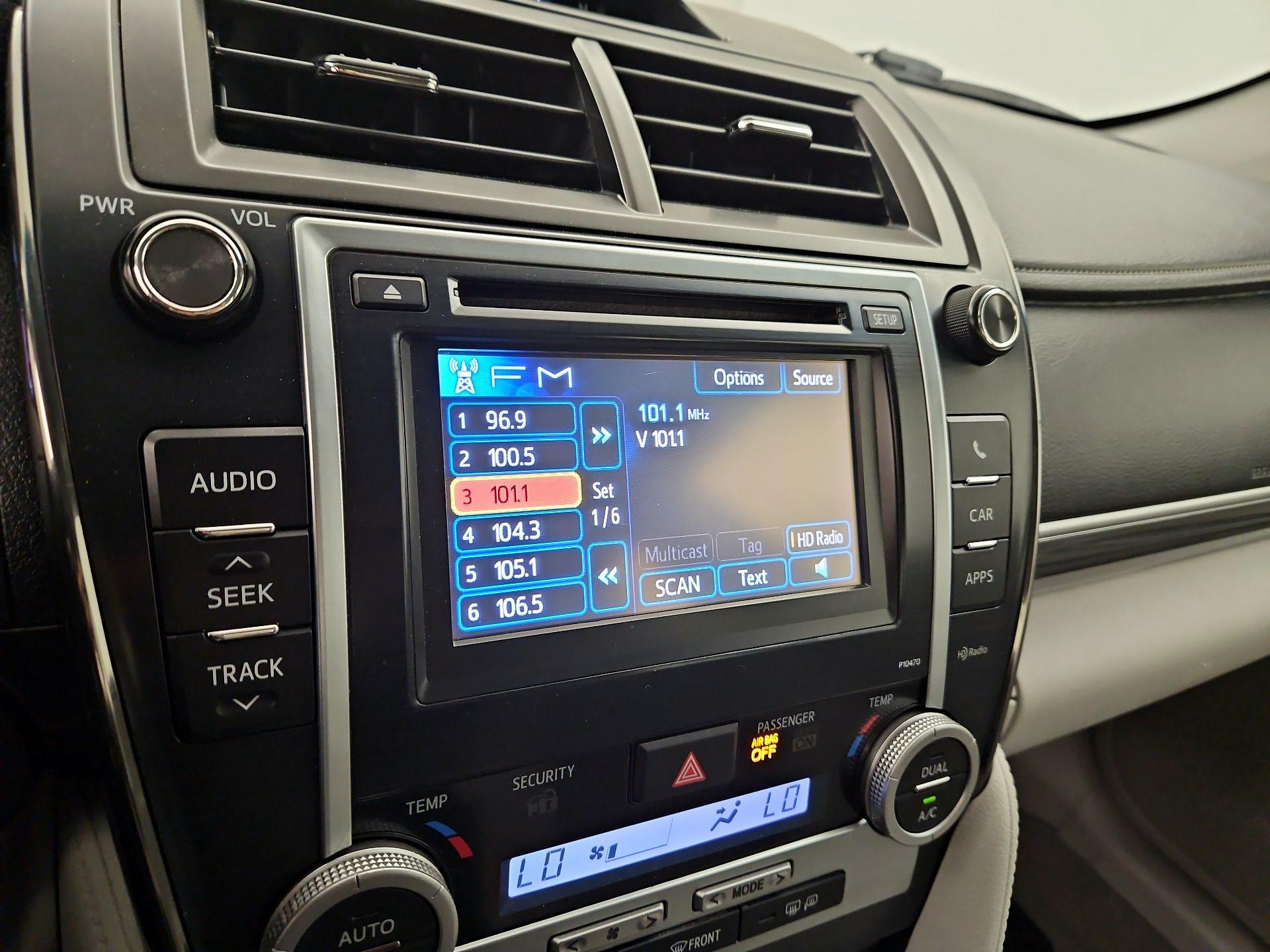 Thumbnail: 2014 Toyota Camry - 15