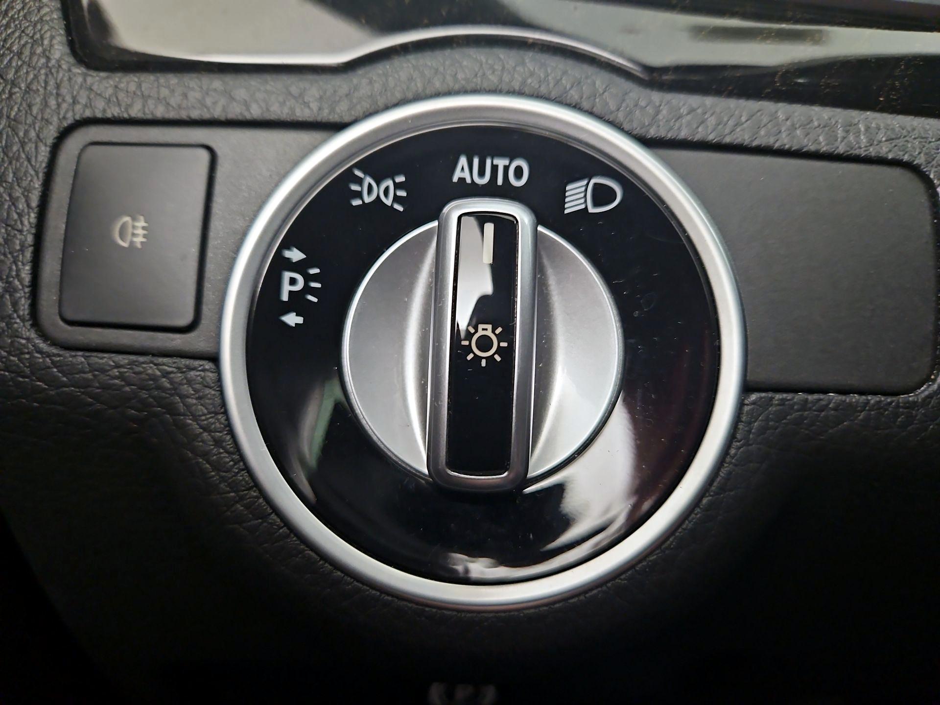 Thumbnail: 2017 Mercedes-Benz E-Class - 13