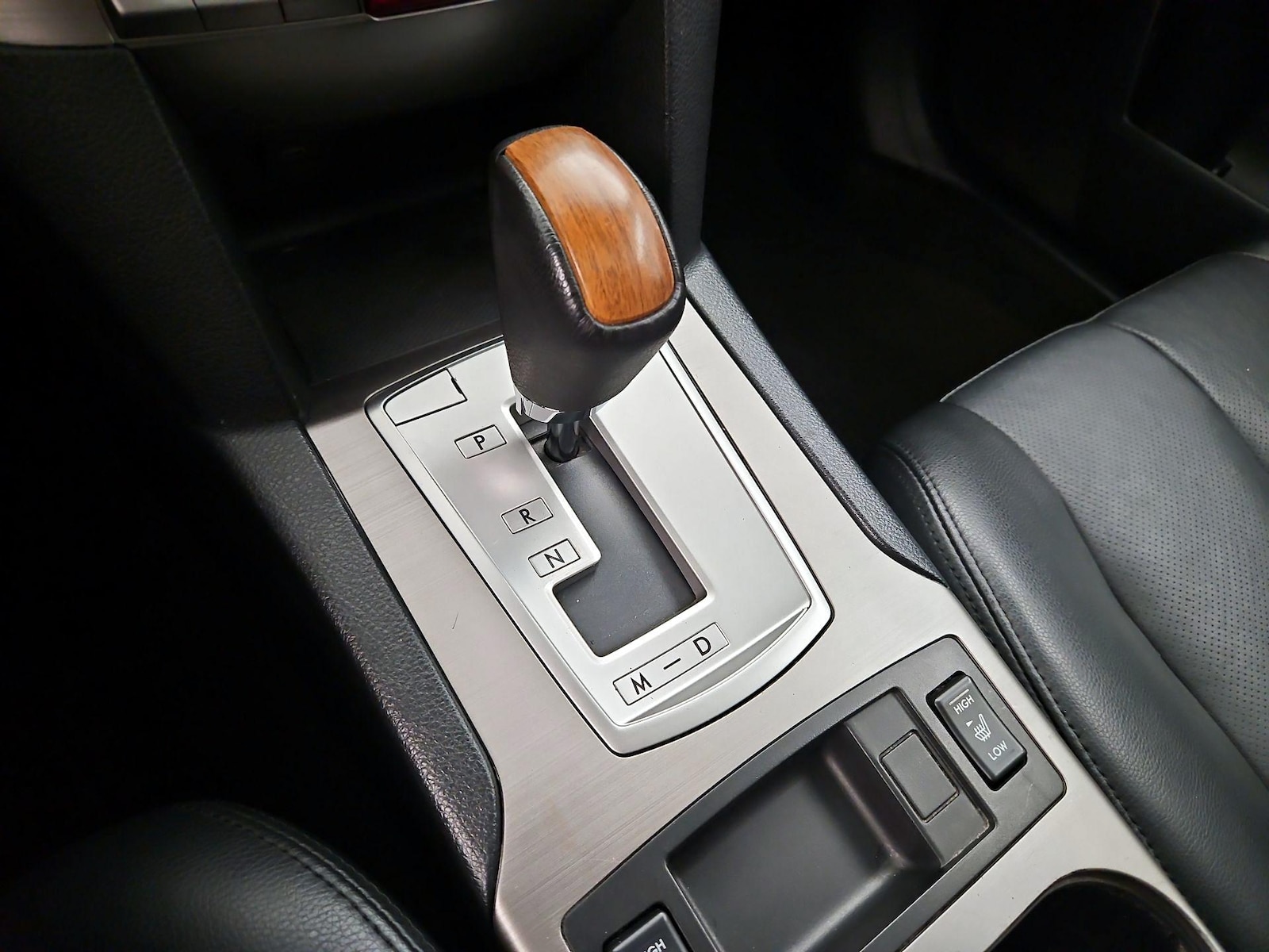2014 Subaru Outback 2.5i Limited - Photo 17