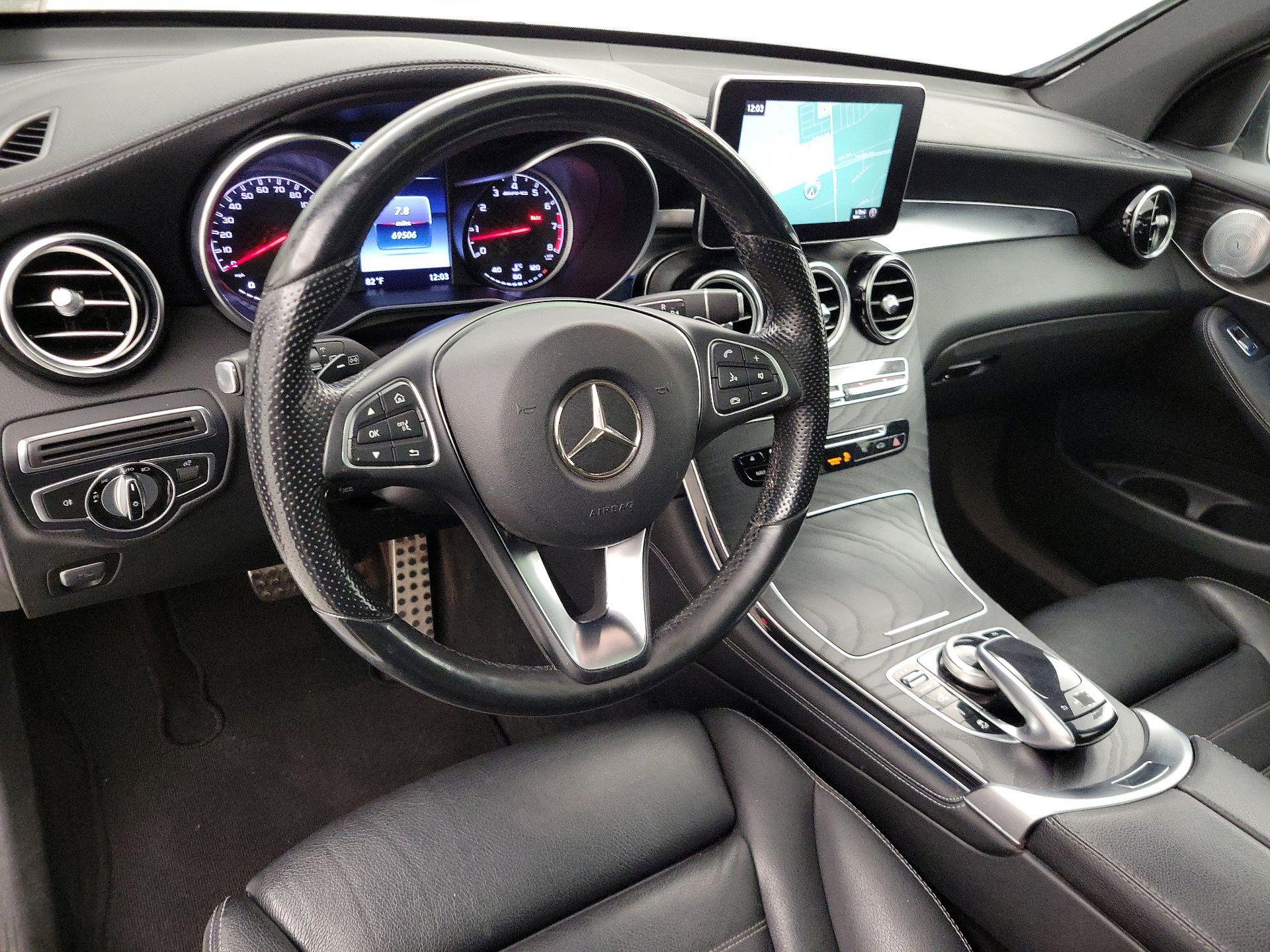 Thumbnail: 2017 Mercedes-Benz GLC - 9