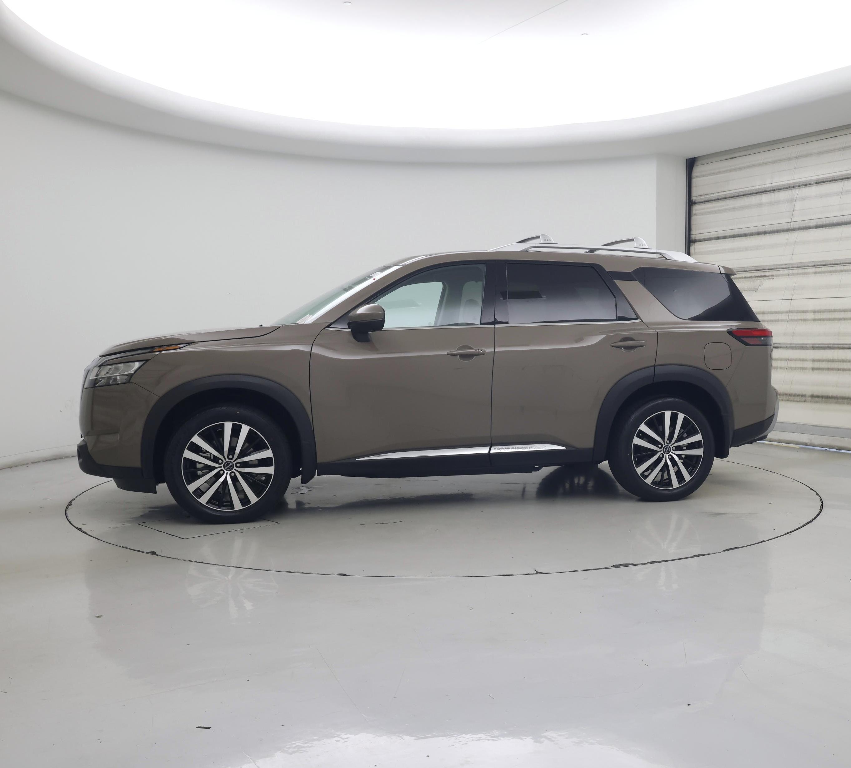 Thumbnail: 2023 Nissan Pathfinder - 3