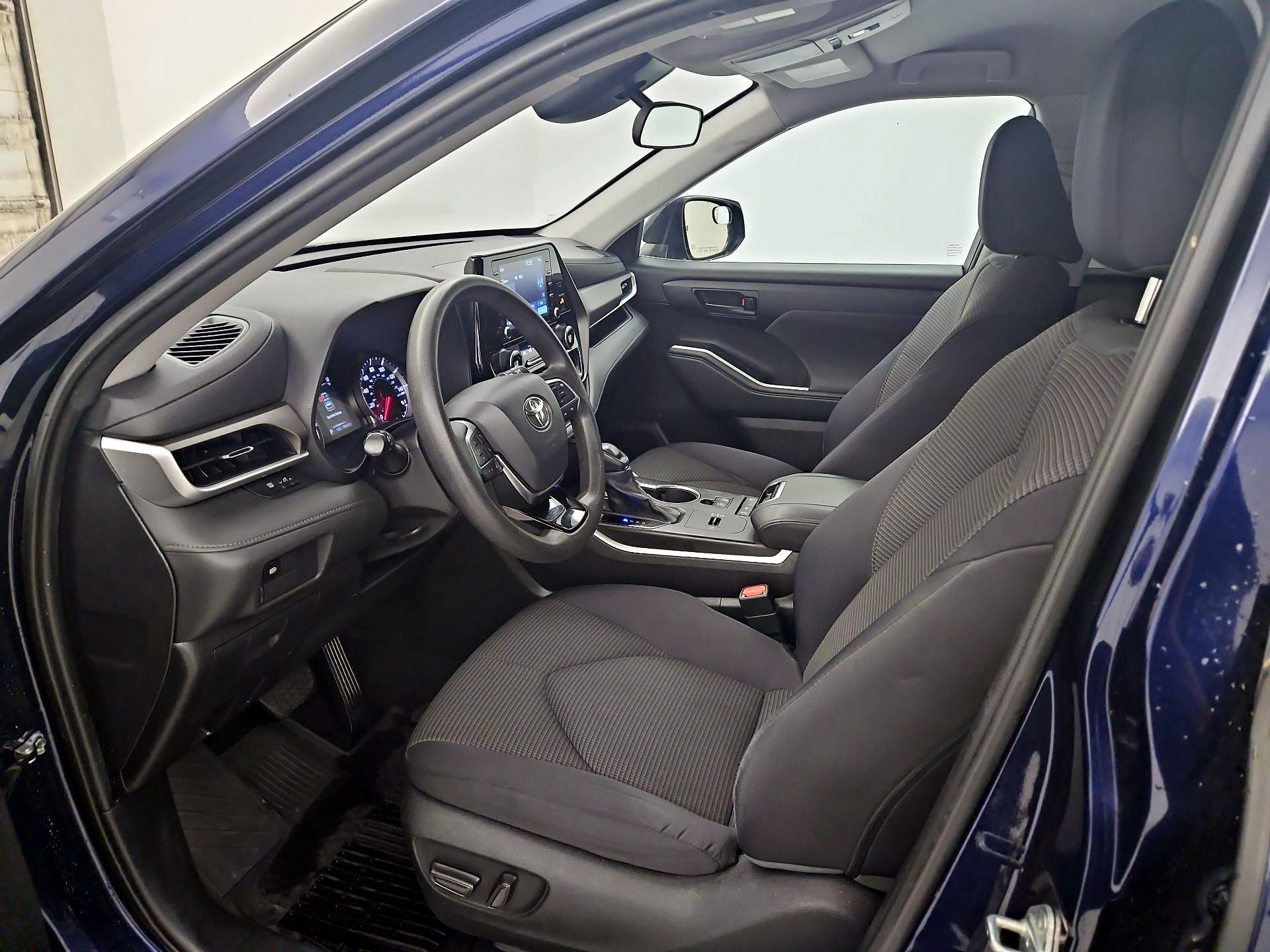 Thumbnail: 2021 Toyota Highlander - 11