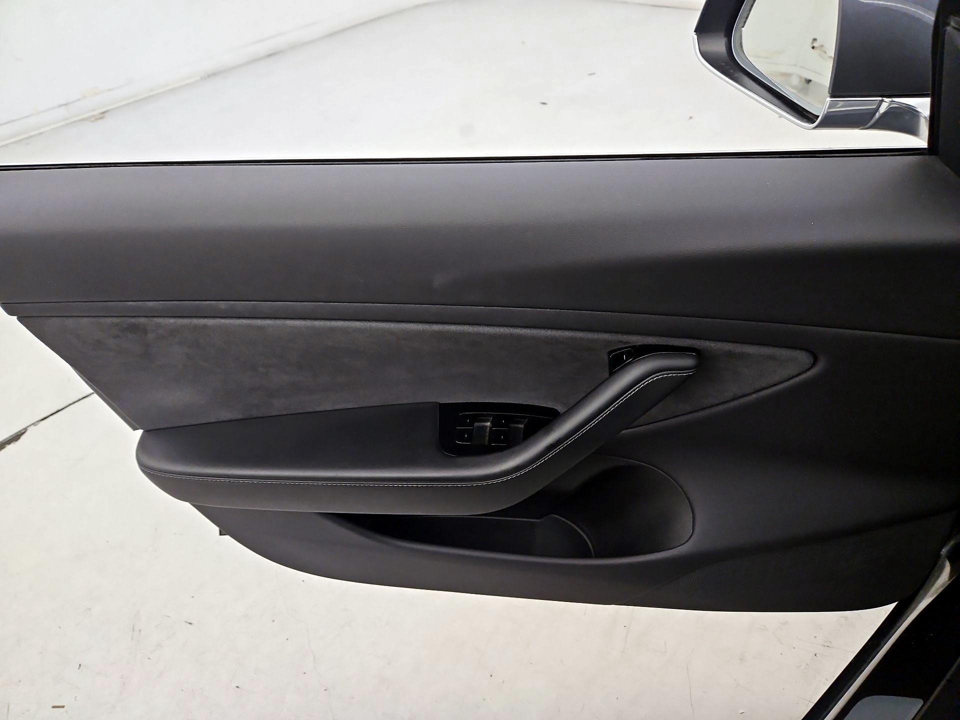 Thumbnail: 2019 Tesla Model 3 - 12