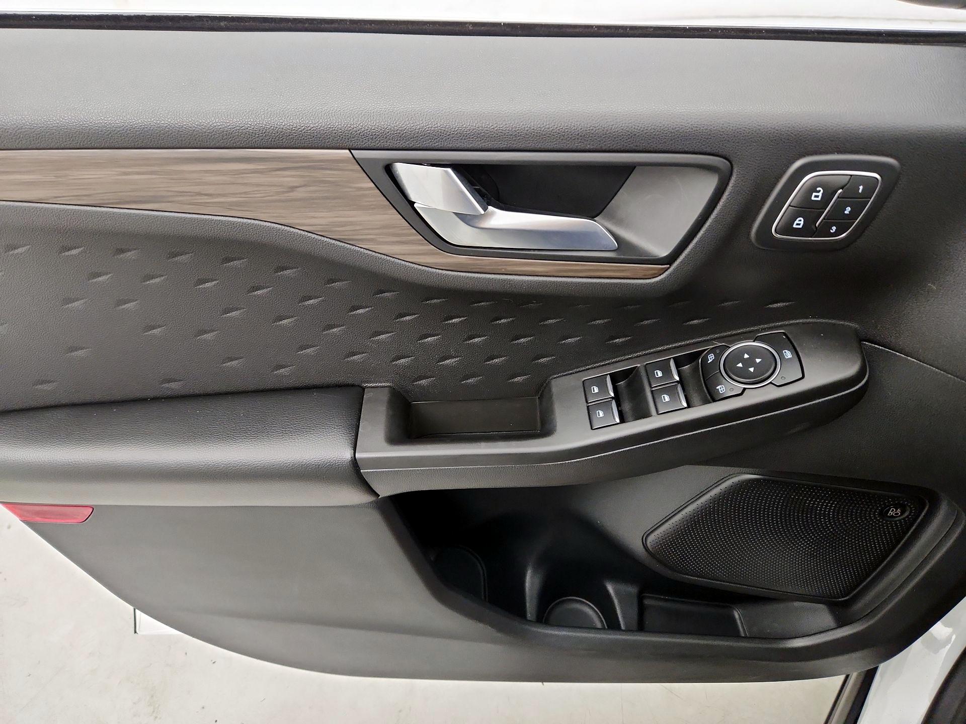 Thumbnail: 2020 Ford Escape - 12