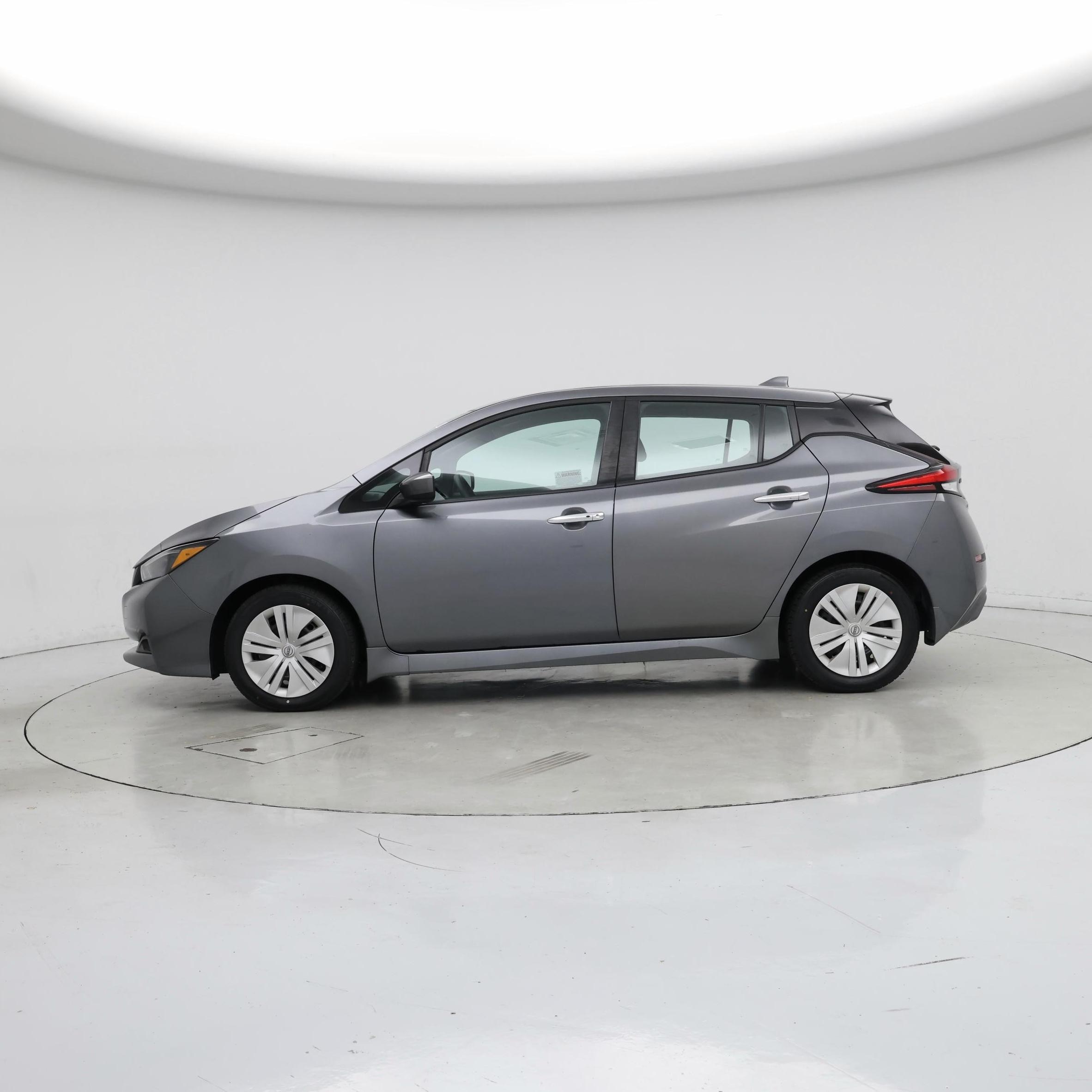 Thumbnail: 2023 Nissan Leaf - 3
