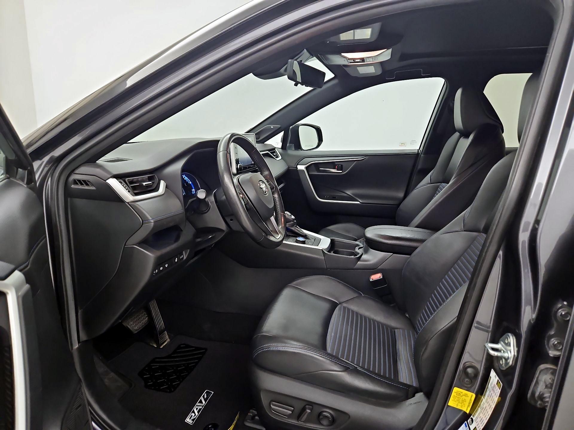 Thumbnail: 2021 Toyota RAV4 - 11