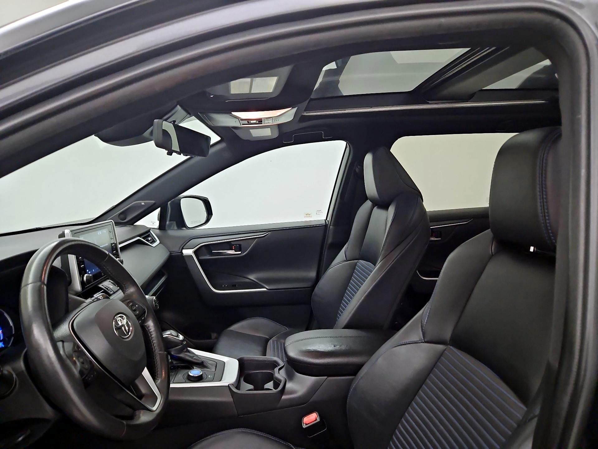 Thumbnail: 2021 Toyota RAV4 - 20