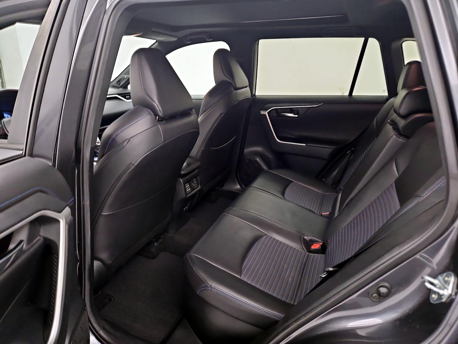 2021 Toyota RAV4 XSE - Photo 22