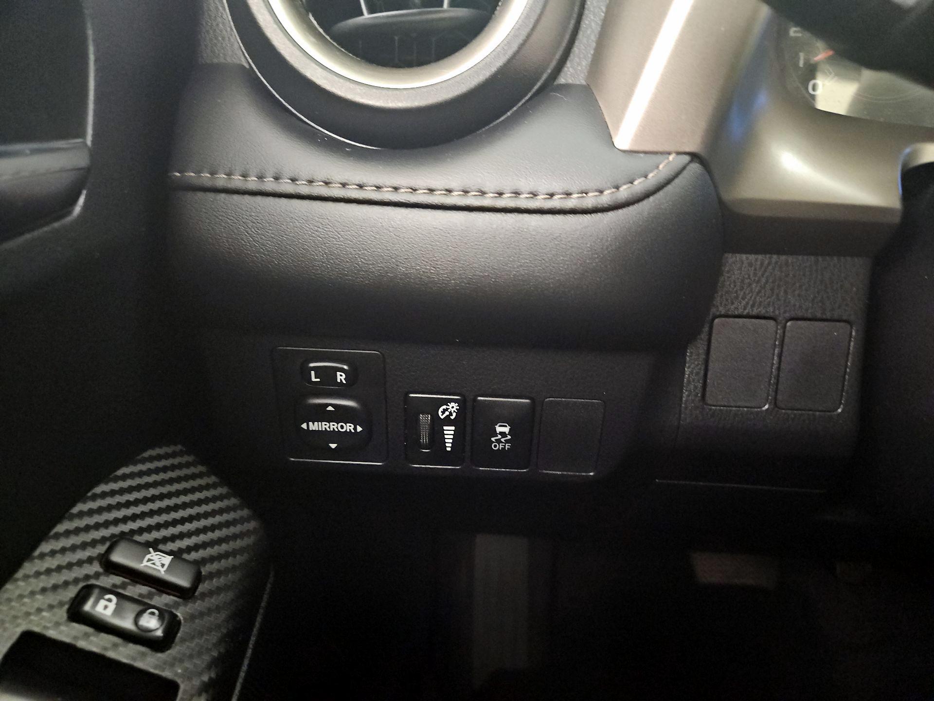 Thumbnail: 2014 Toyota RAV4 - 13