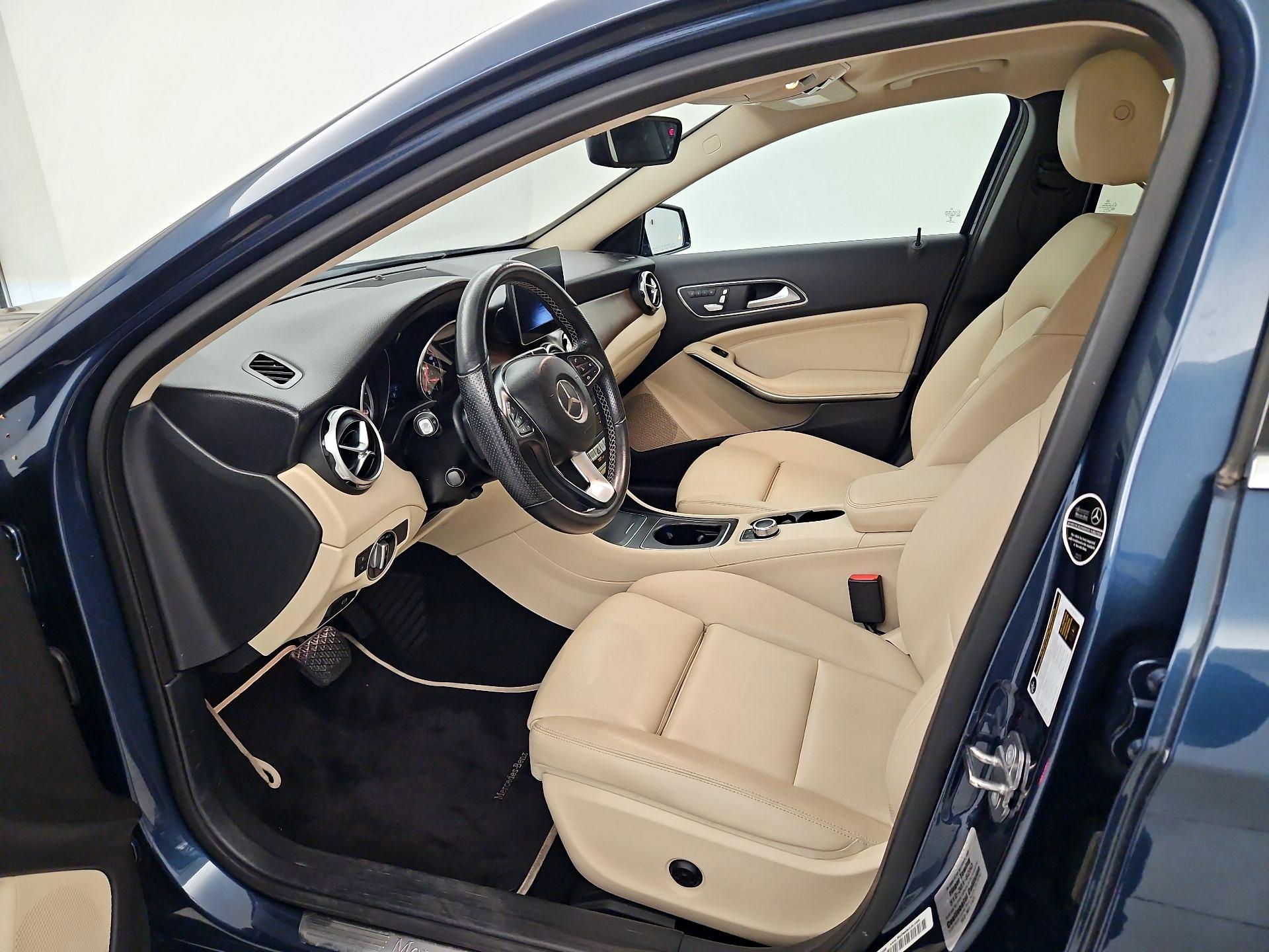 Thumbnail: 2019 Mercedes-Benz GLA - 11
