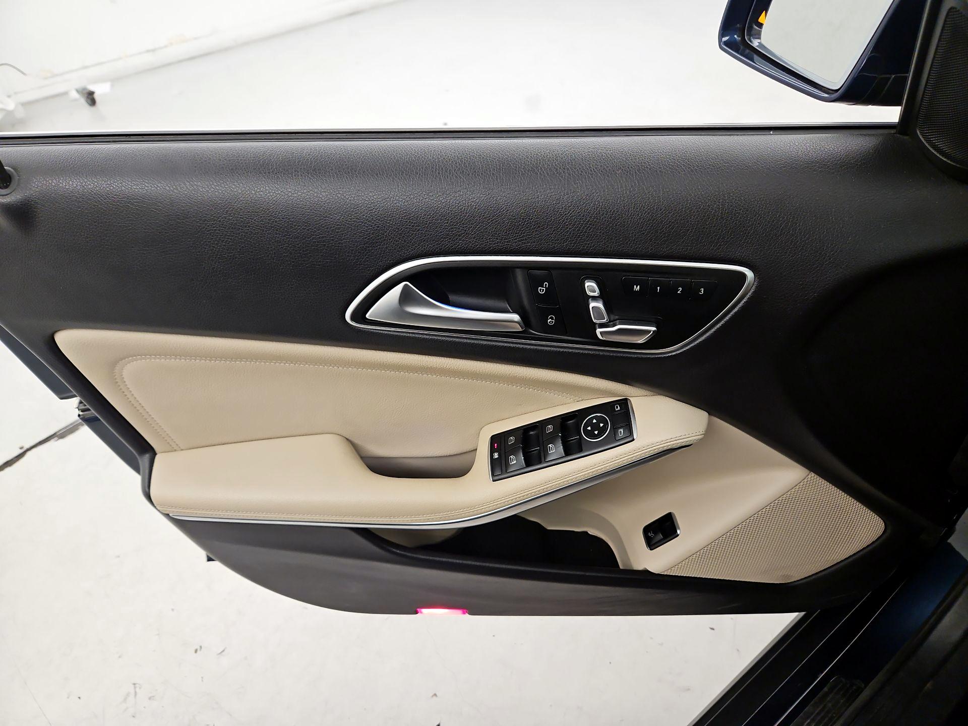 Thumbnail: 2019 Mercedes-Benz GLA - 12