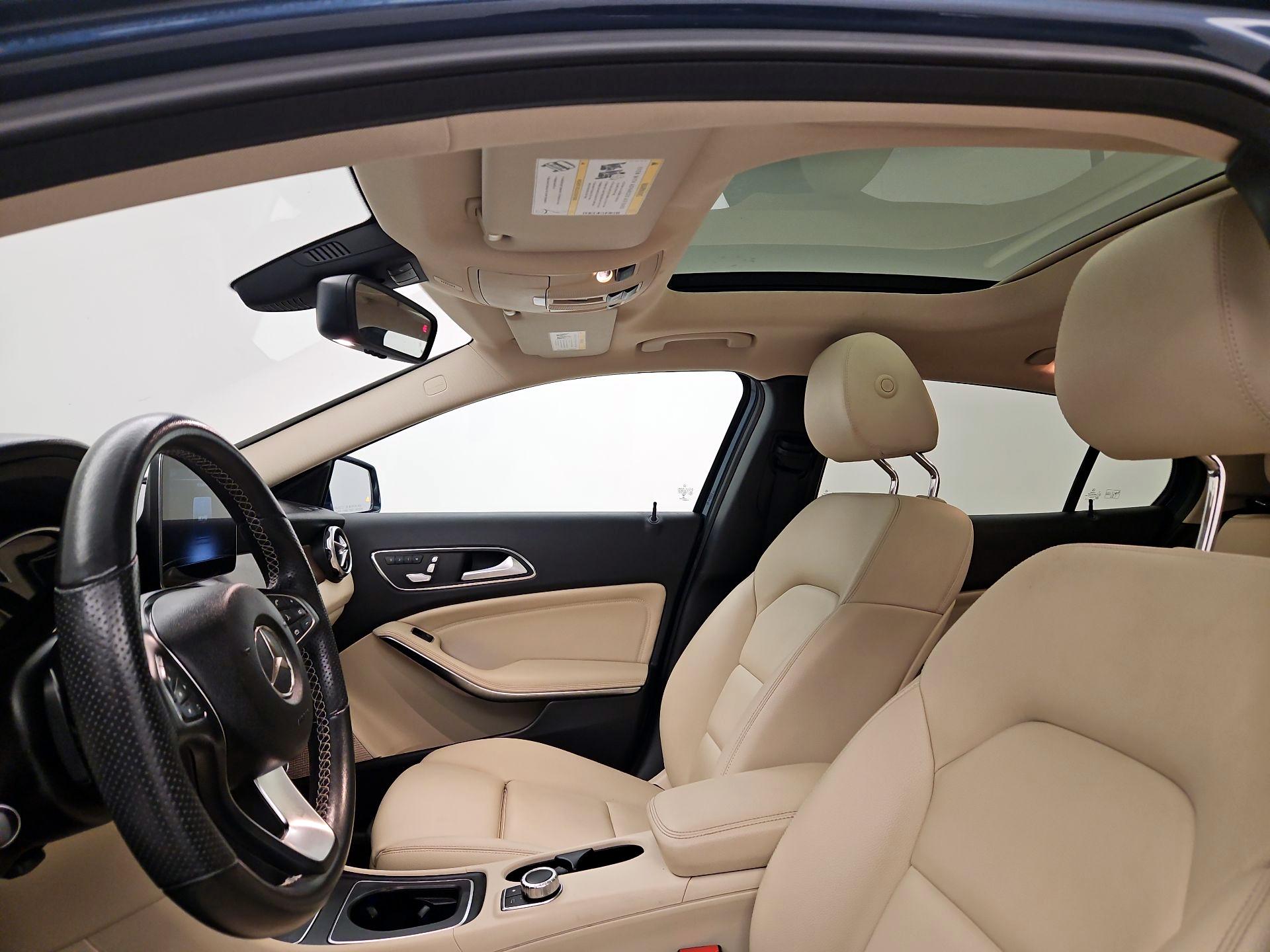 Thumbnail: 2019 Mercedes-Benz GLA - 17