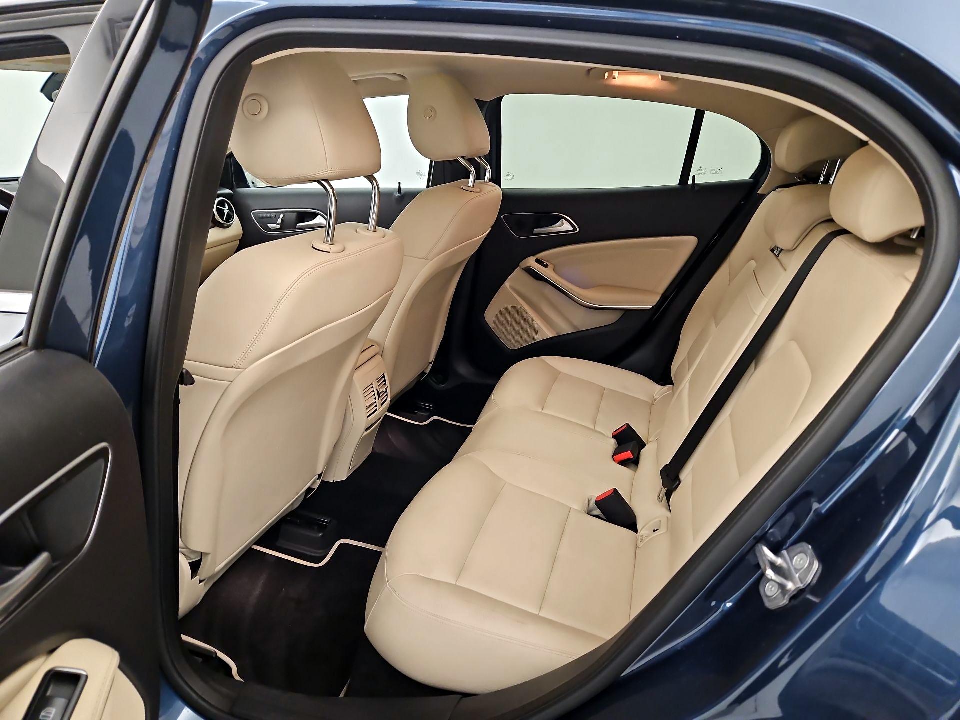 Thumbnail: 2019 Mercedes-Benz GLA - 18