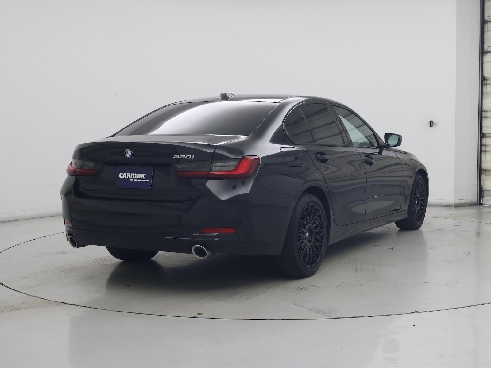 2023 BMW 3 Series 330i - Photo 9