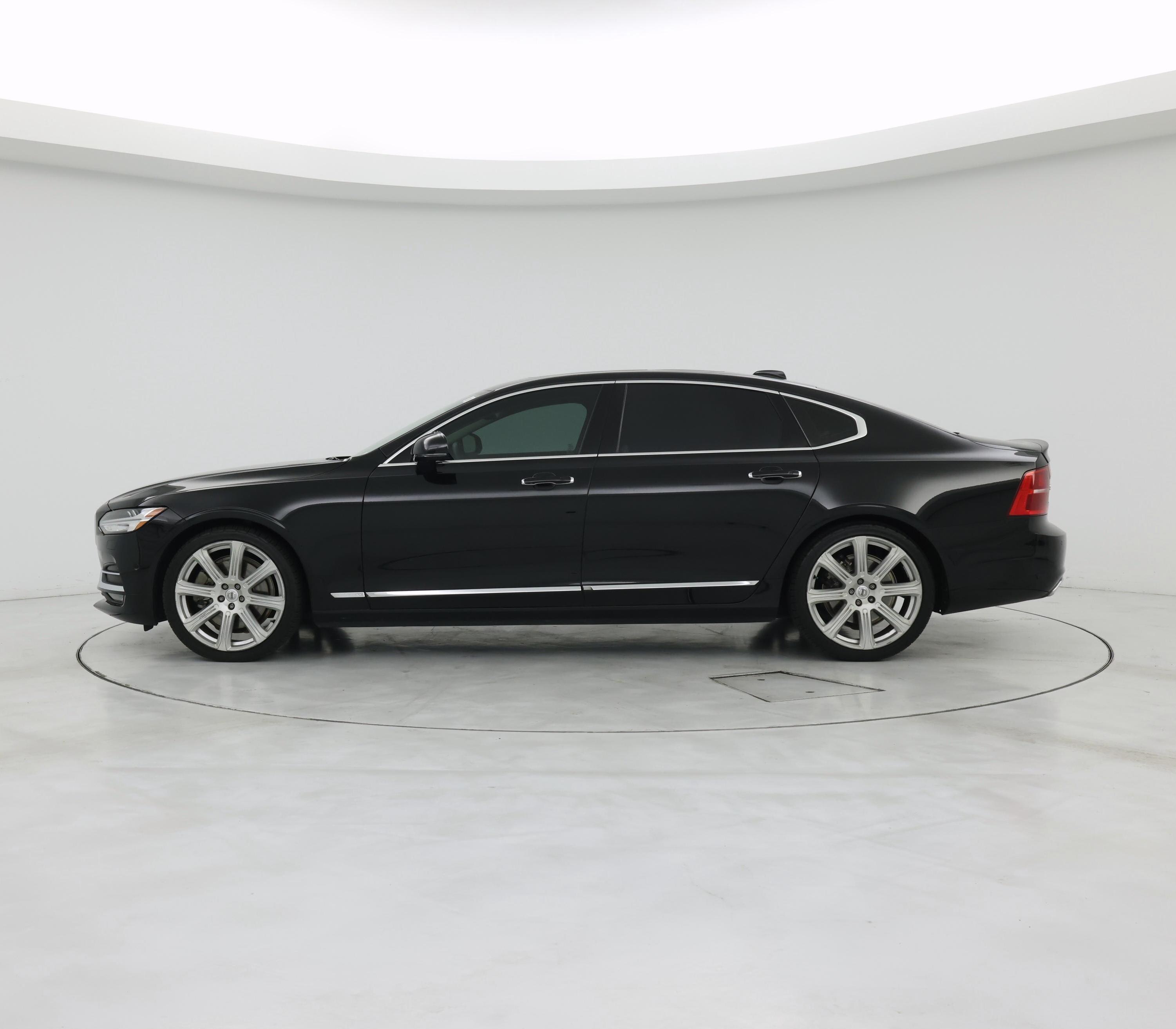 Thumbnail: 2018 Volvo S90 - 3