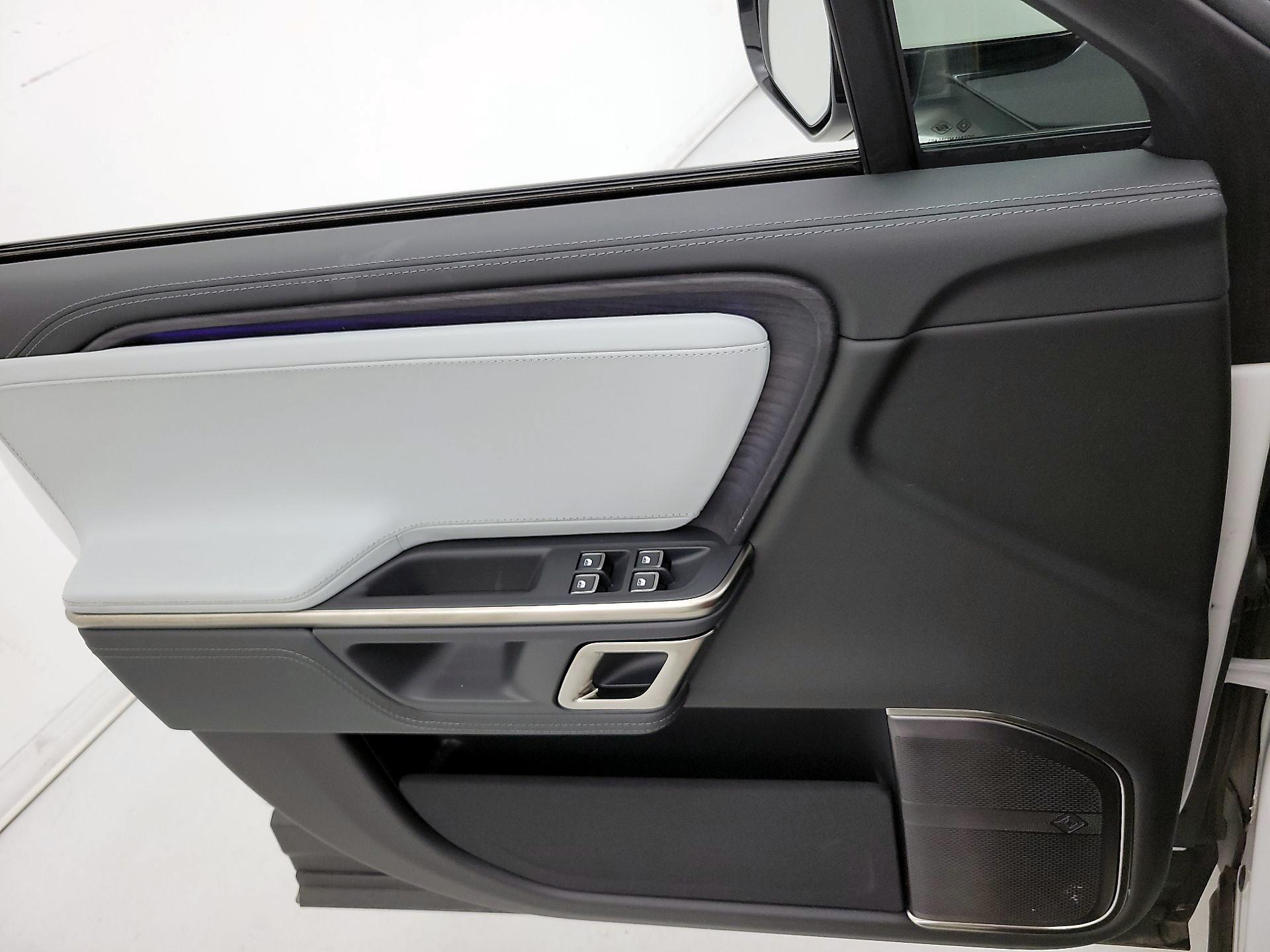 Thumbnail: 2023 Rivian R1S - 12