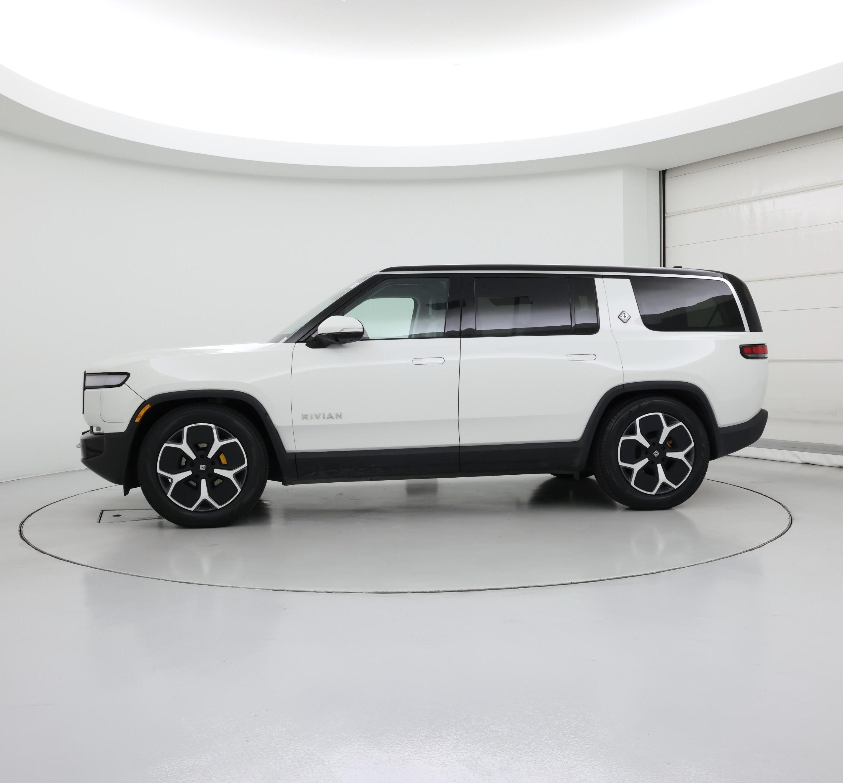 Thumbnail: 2023 Rivian R1S - 3