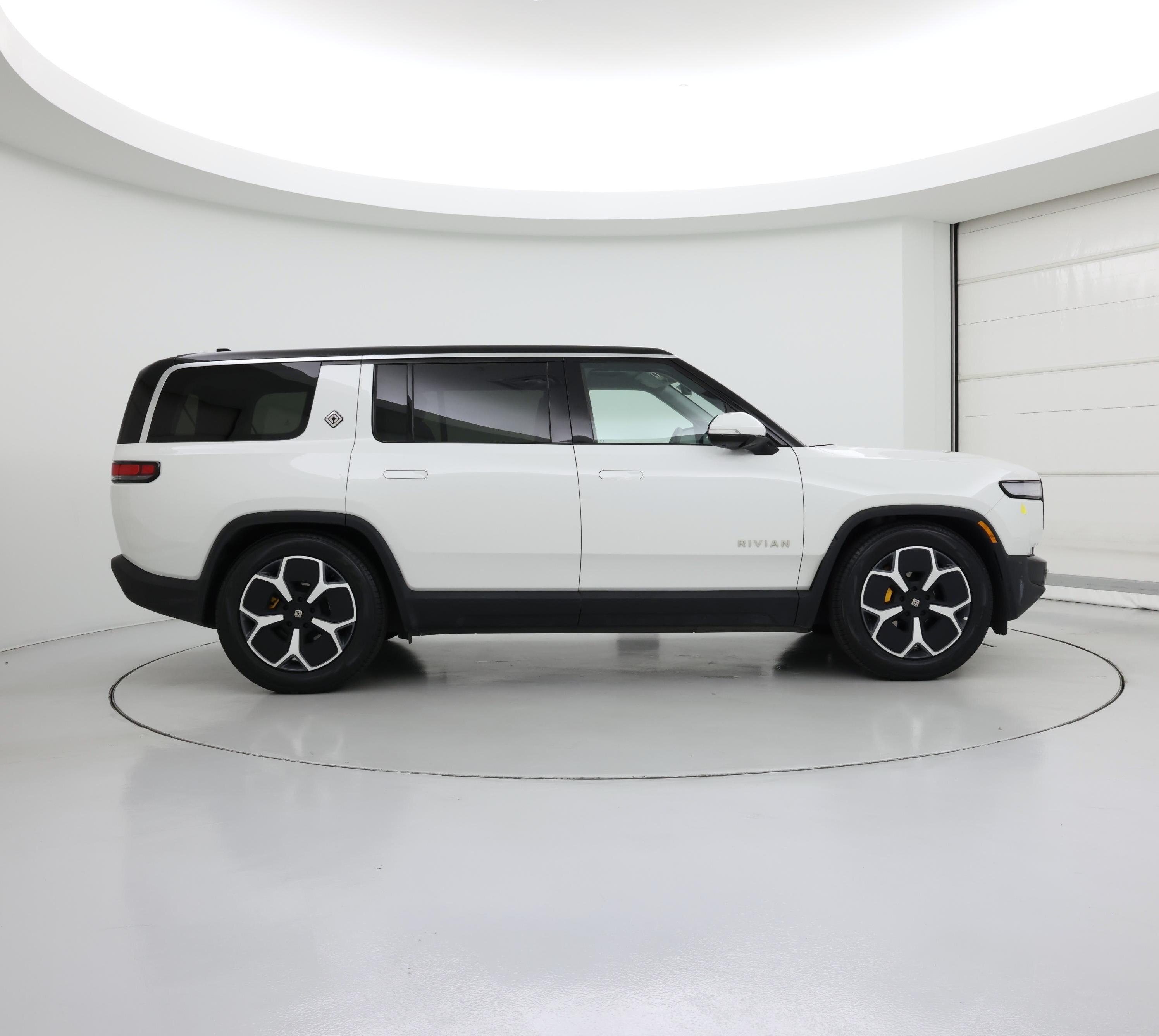 Thumbnail: 2023 Rivian R1S - 7