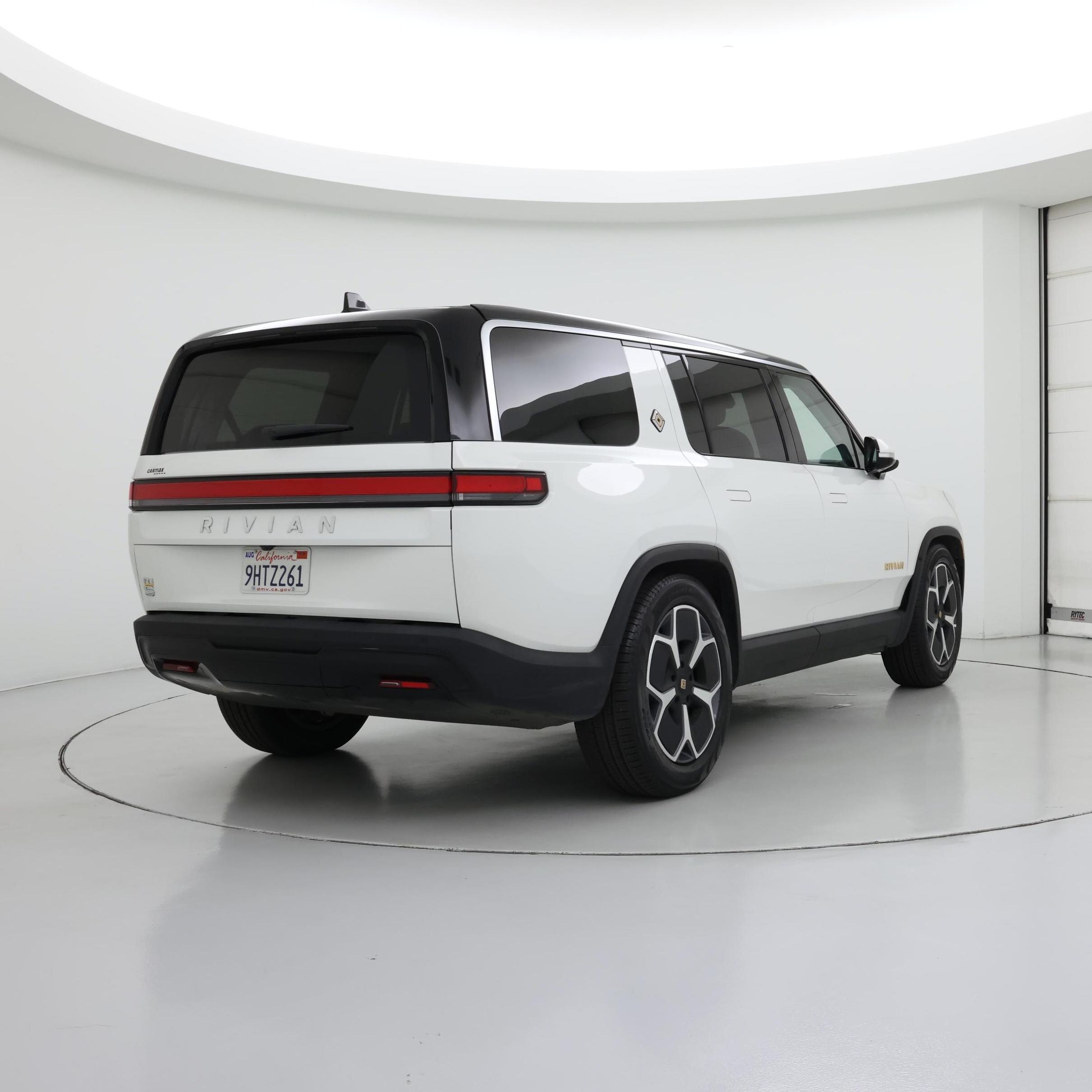 Thumbnail: 2023 Rivian R1S - 8