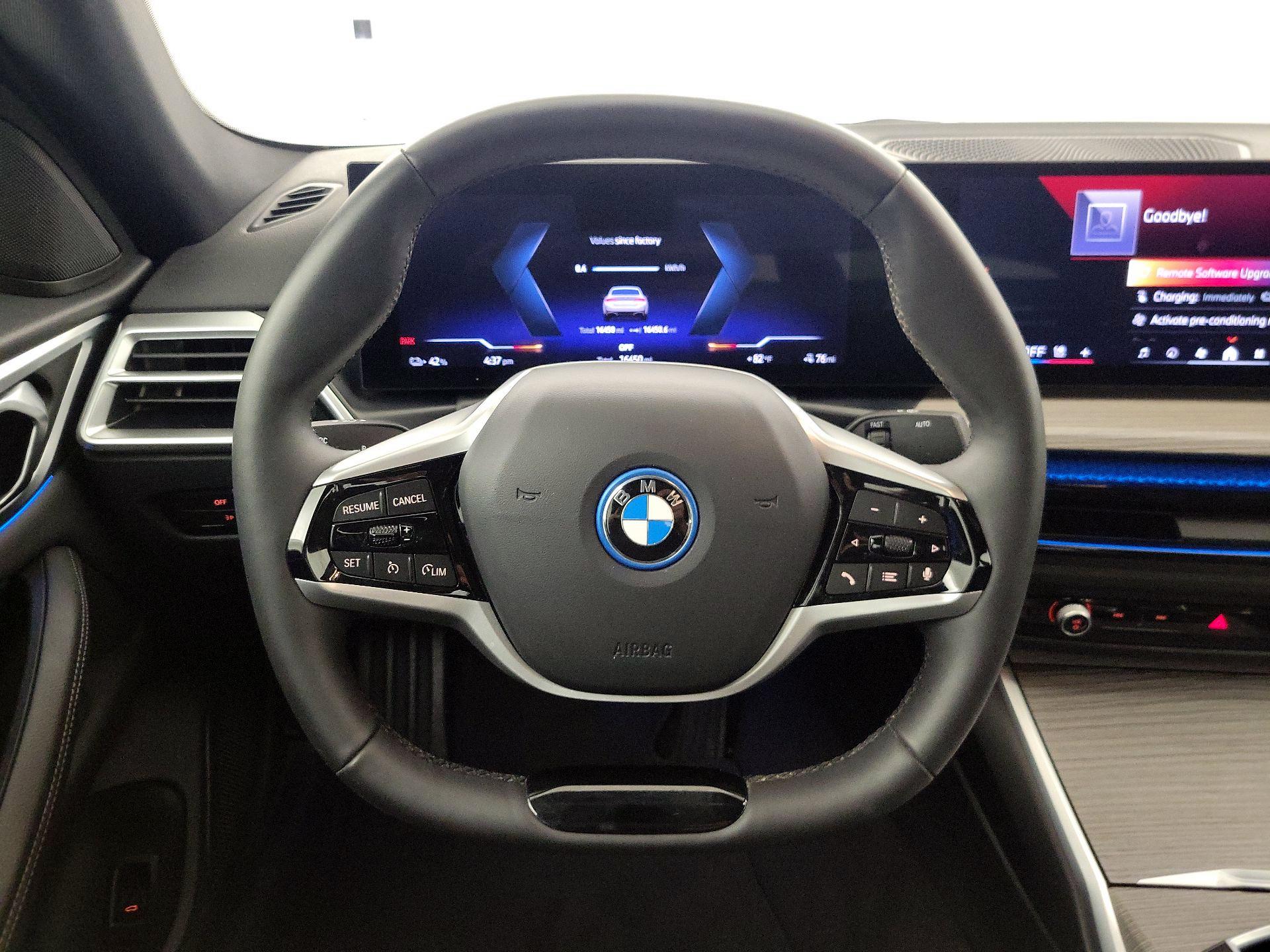 Thumbnail: 2025 BMW i4 - 10