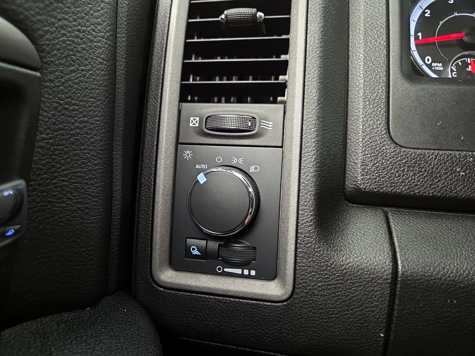 Thumbnail: 2023 RAM 1500 Classic - 13